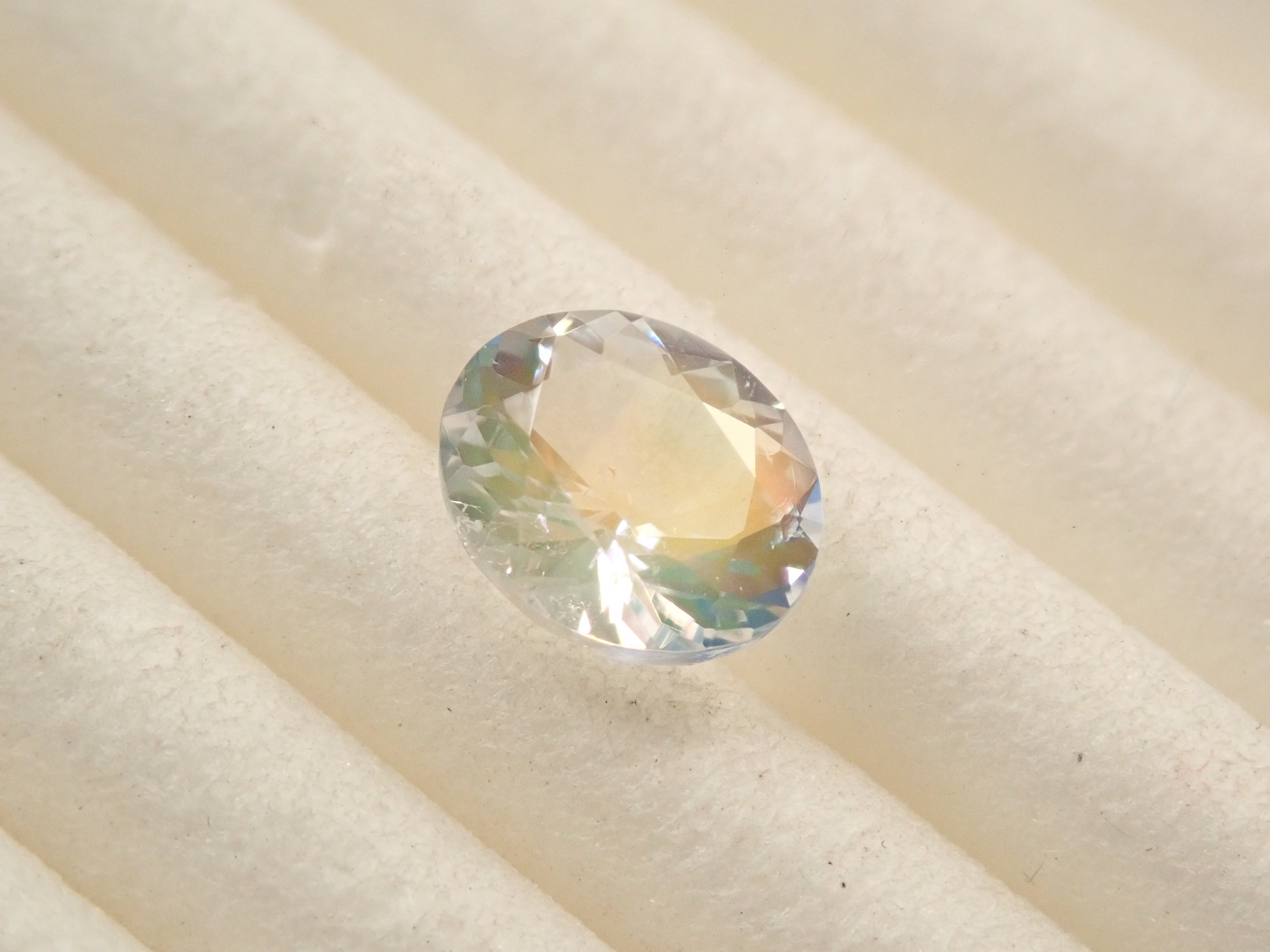 マダガスカル産アンデシン・ラブラドライト(通称名 レインボームーンストーン) 0.463ctルース