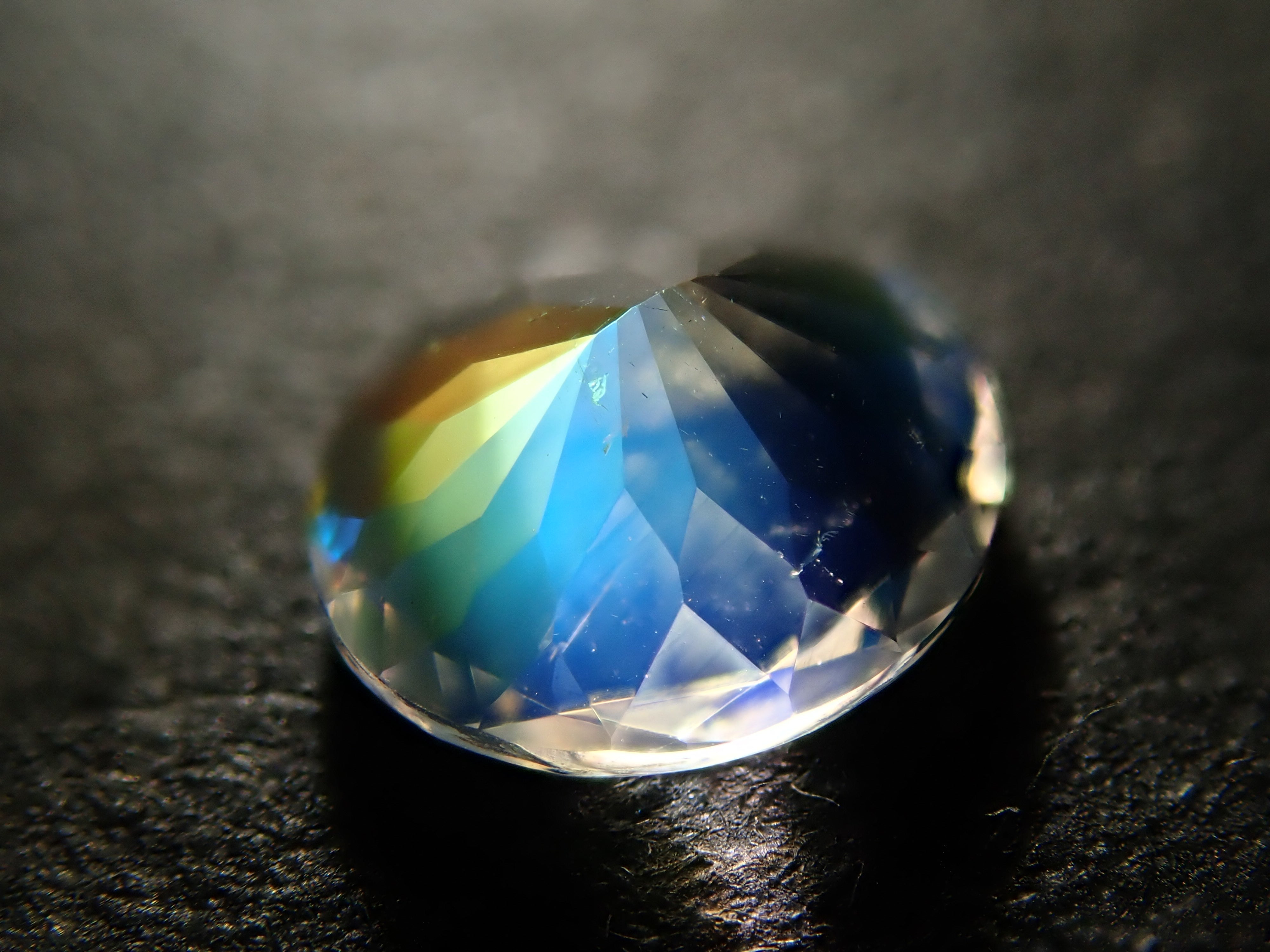 マダガスカル産アンデシン・ラブラドライト(通称名 レインボームーンストーン) 0.463ctルース