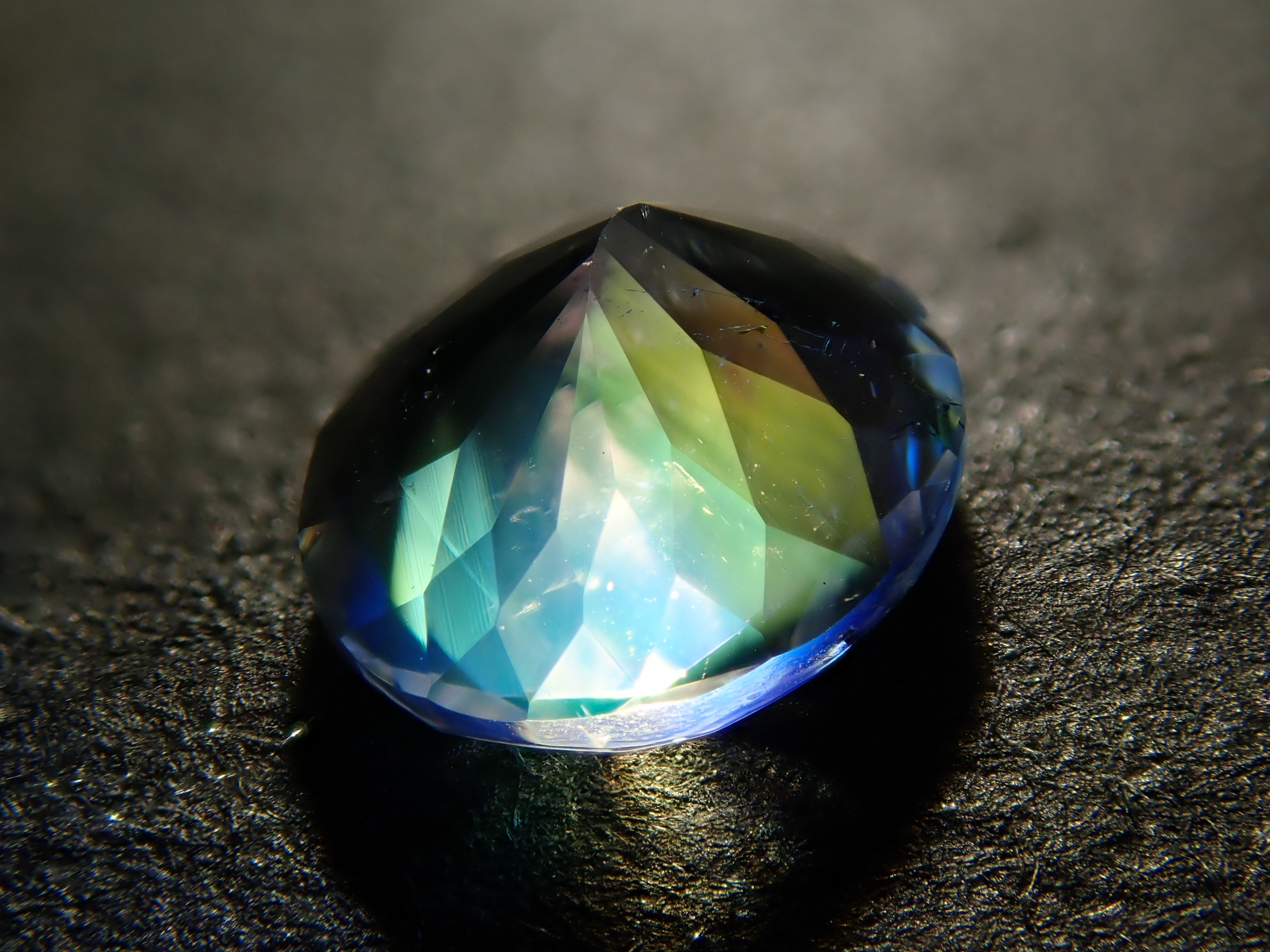 マダガスカル産アンデシン・ラブラドライト(通称名 レインボームーンストーン) 0.463ctルース