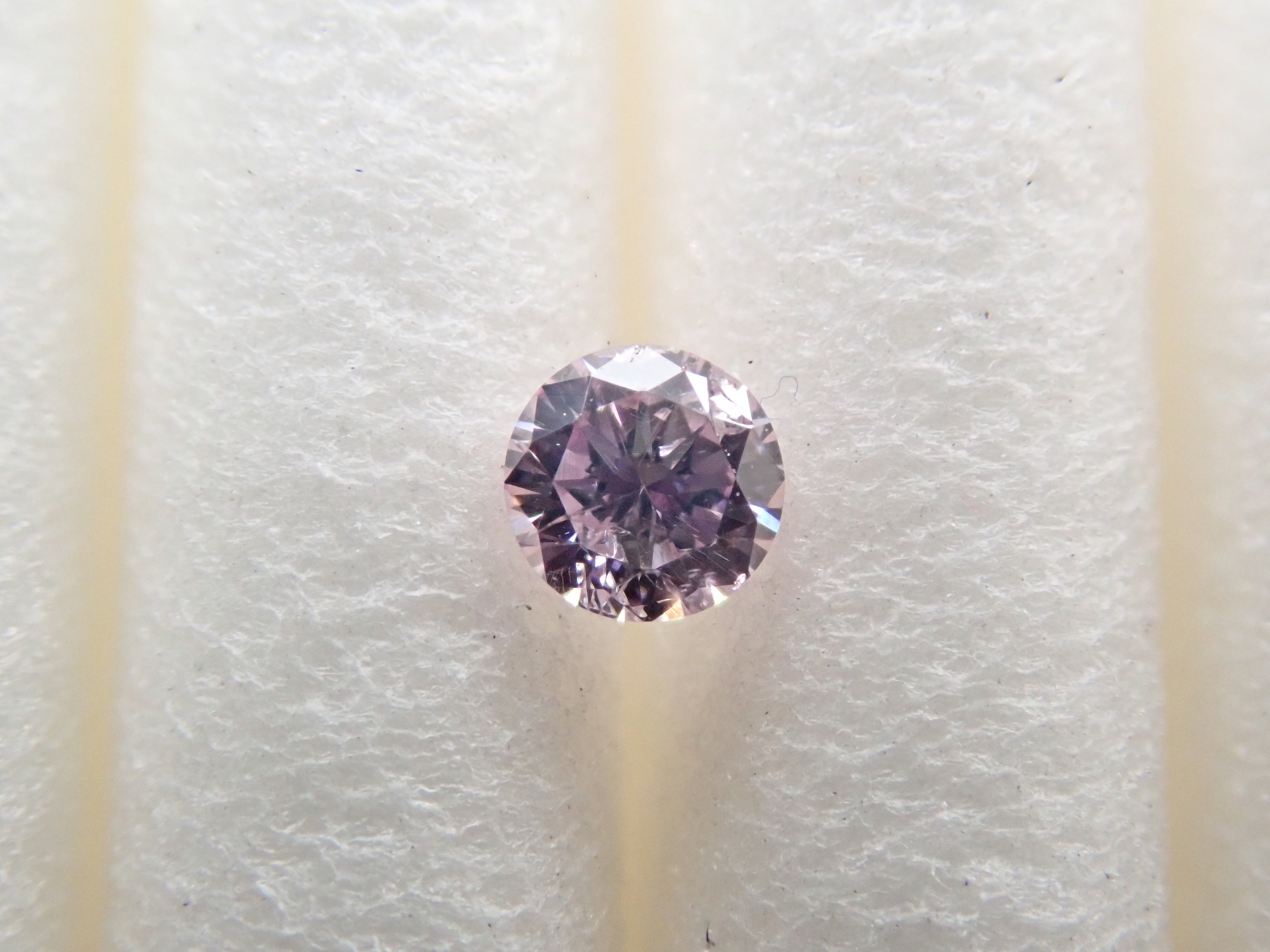 ピンクダイヤモンド 2.2mm/0.044ctルース(FANCY PURPLE PINK, I-1)