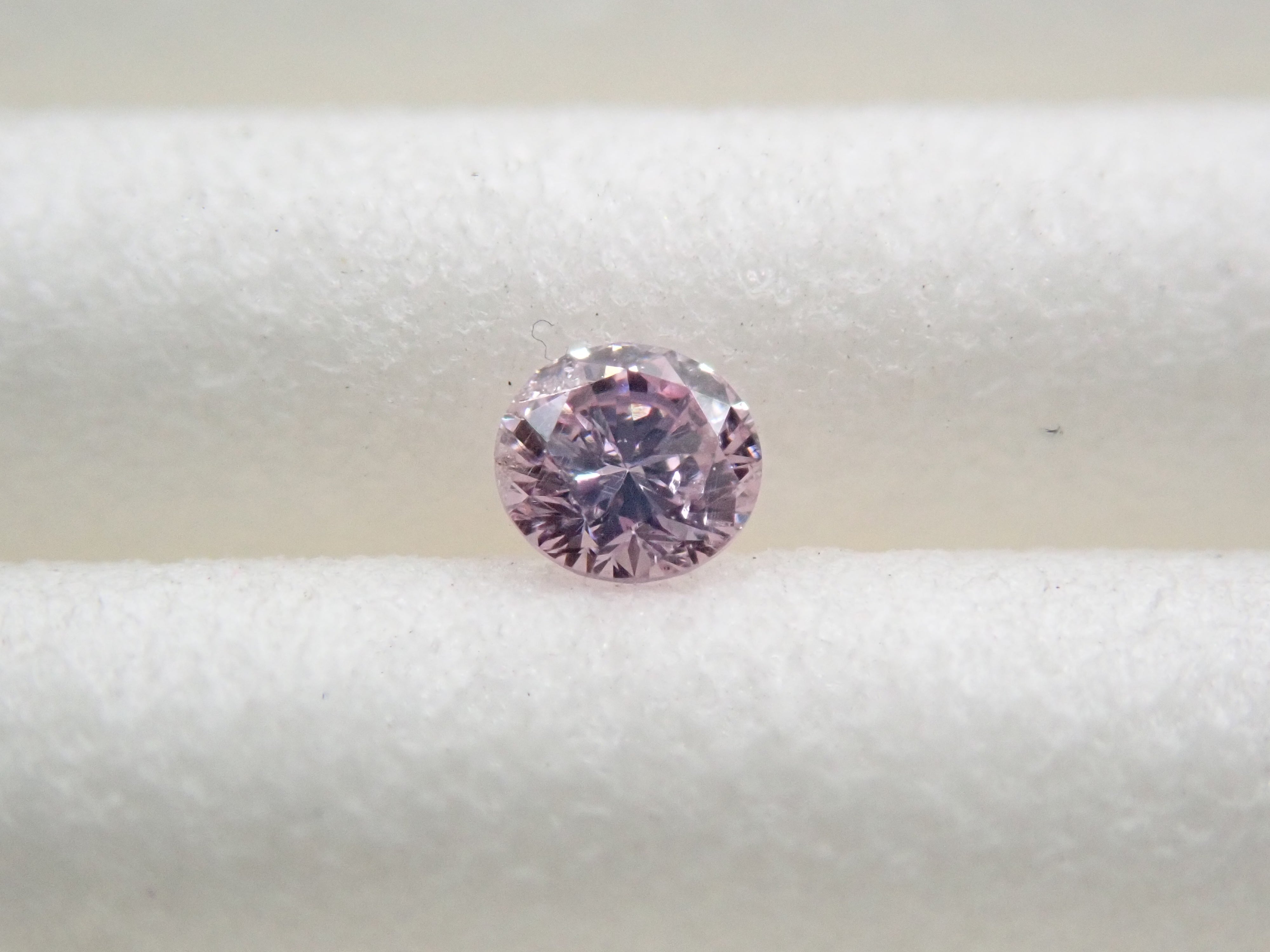 ピンクダイヤモンド 2.2mm/0.044ctルース(FANCY PURPLE PINK, I-1)
