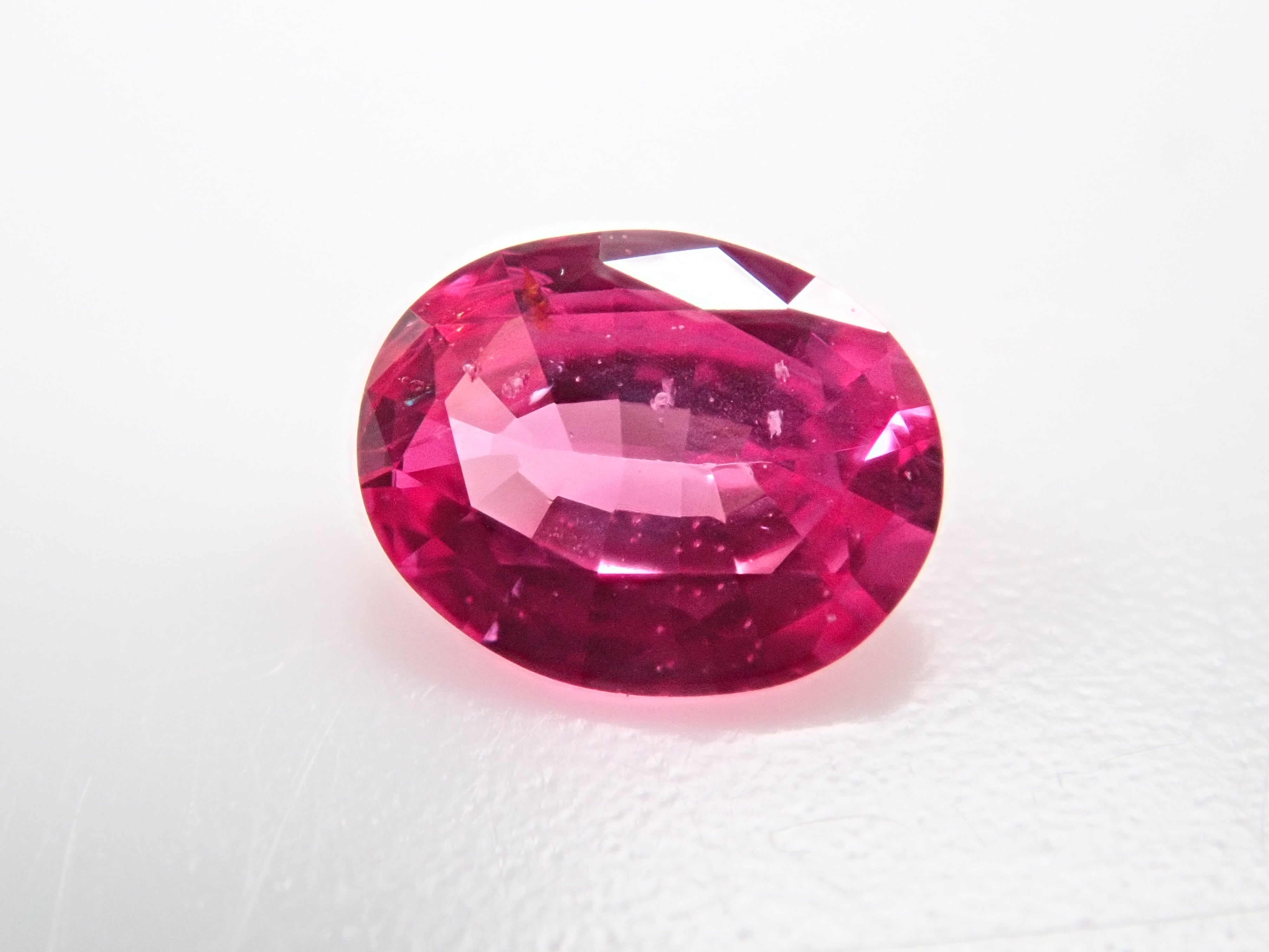モザンビーク産ピンクサファイア 0.213ctルース(ホットピンクサファイア)