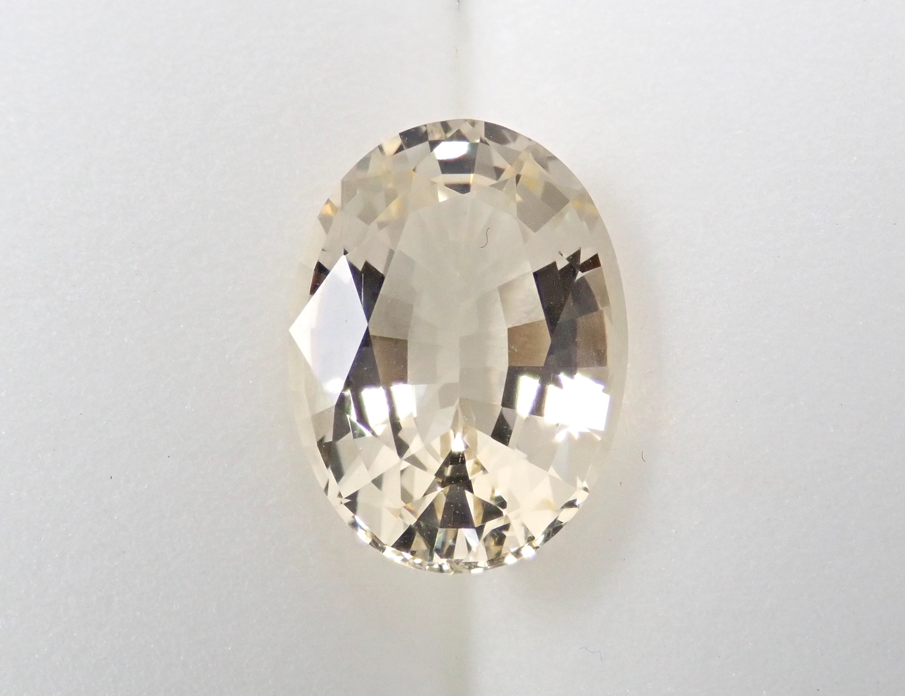 來自斯里蘭卡的 3.330 克拉長石裸石