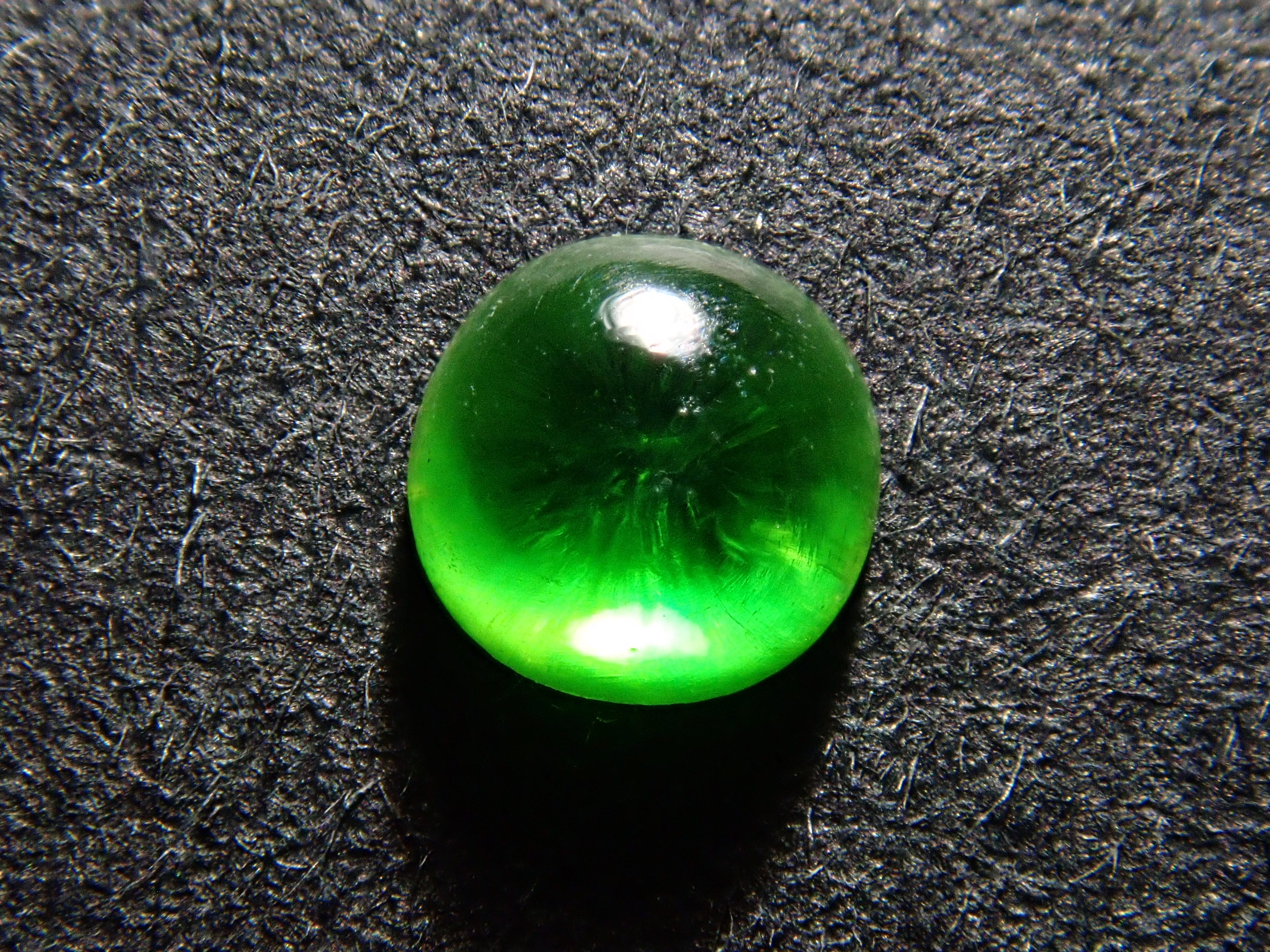 ロシア産デマントイドガーネットキャッツアイ(ホーステール認む) 2.5mm/0.141ctルース