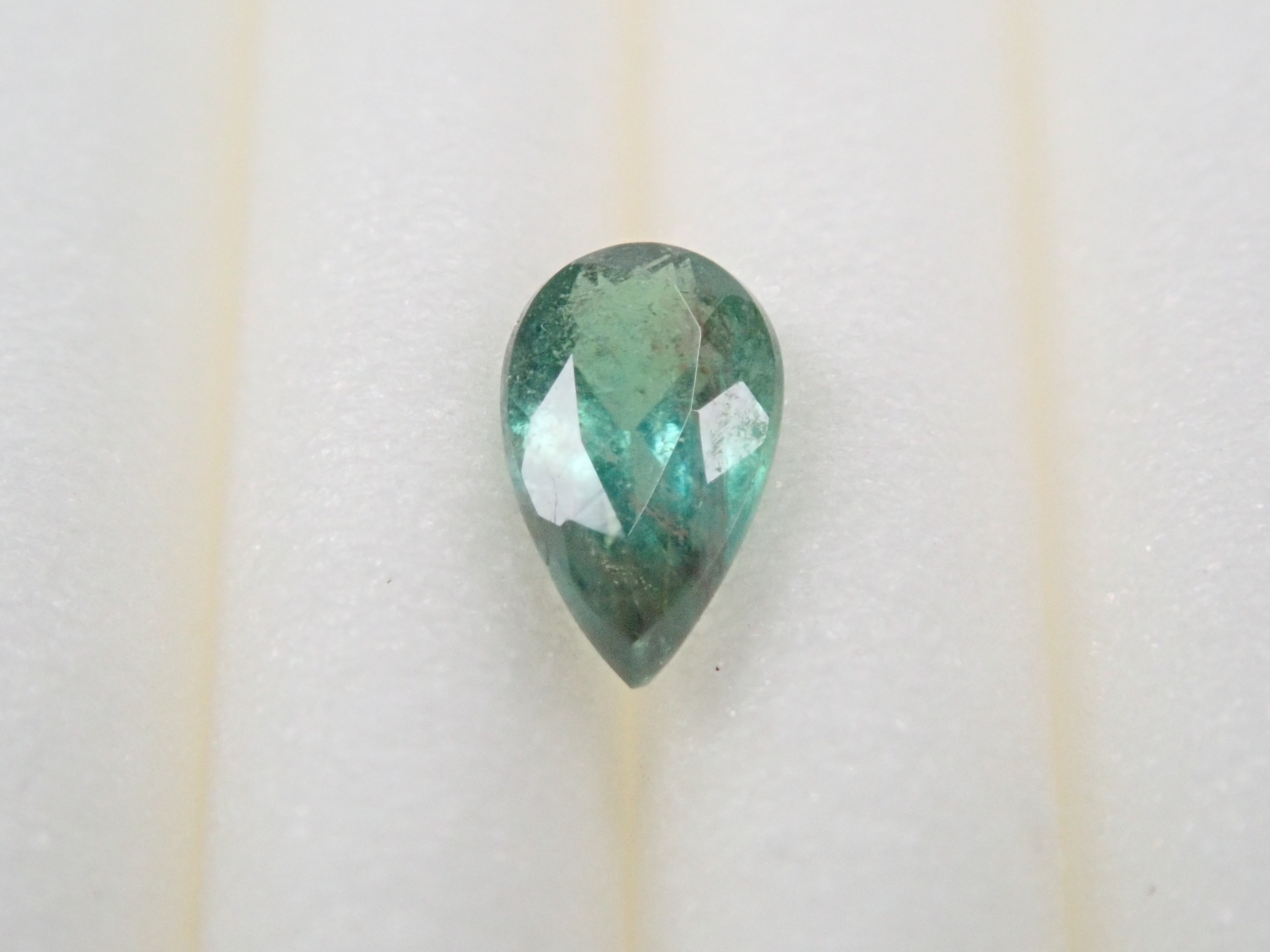 ブラジル産パーティカラーパライバトルマリン 0.149ctルース(CuO:1.4%、MnO:2.8%)