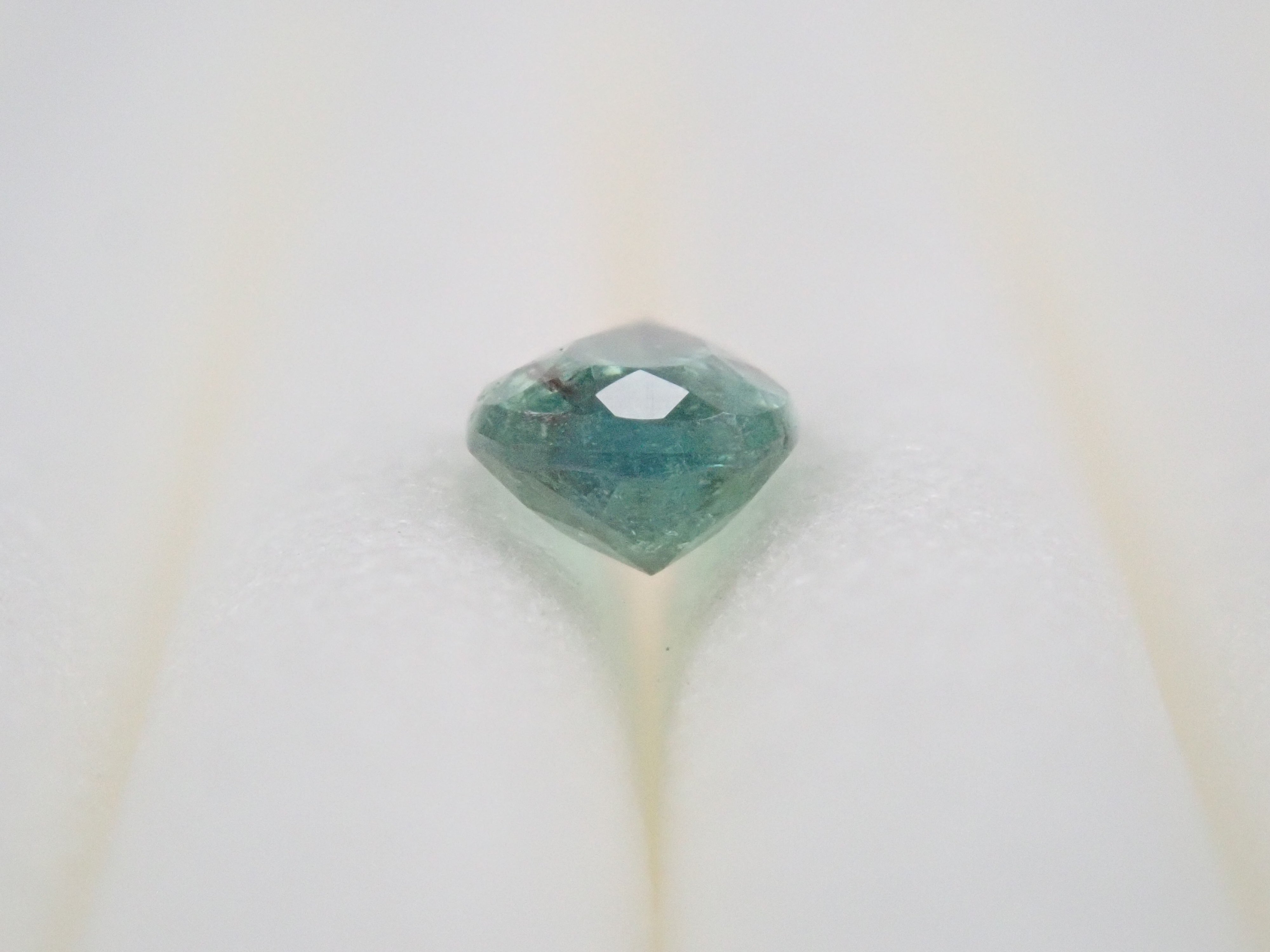 ブラジル産パーティカラーパライバトルマリン 0.149ctルース(CuO:1.4%、MnO:2.8%)