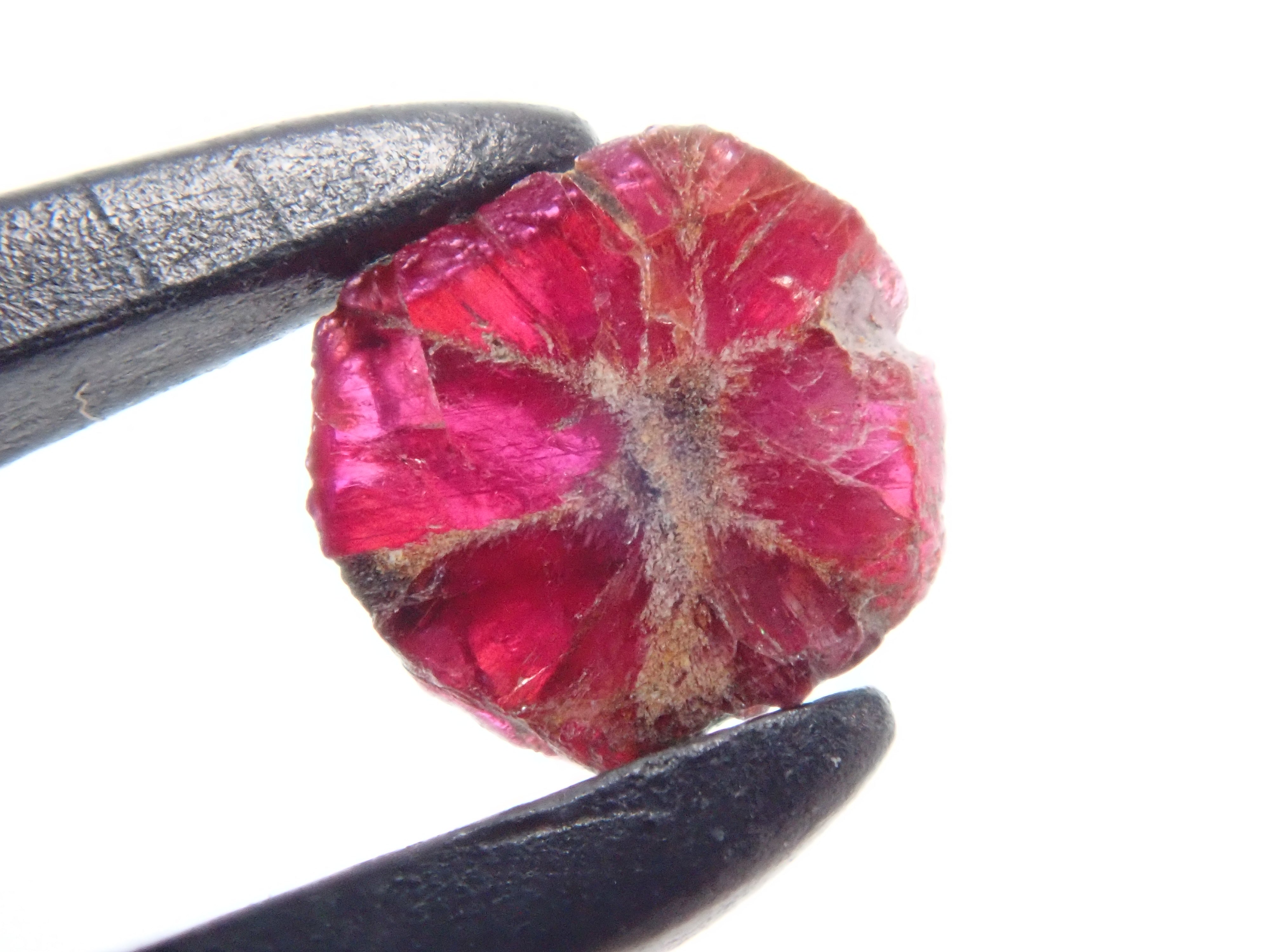 ミャンマー産トラピッチェルビー 0.179ct原石