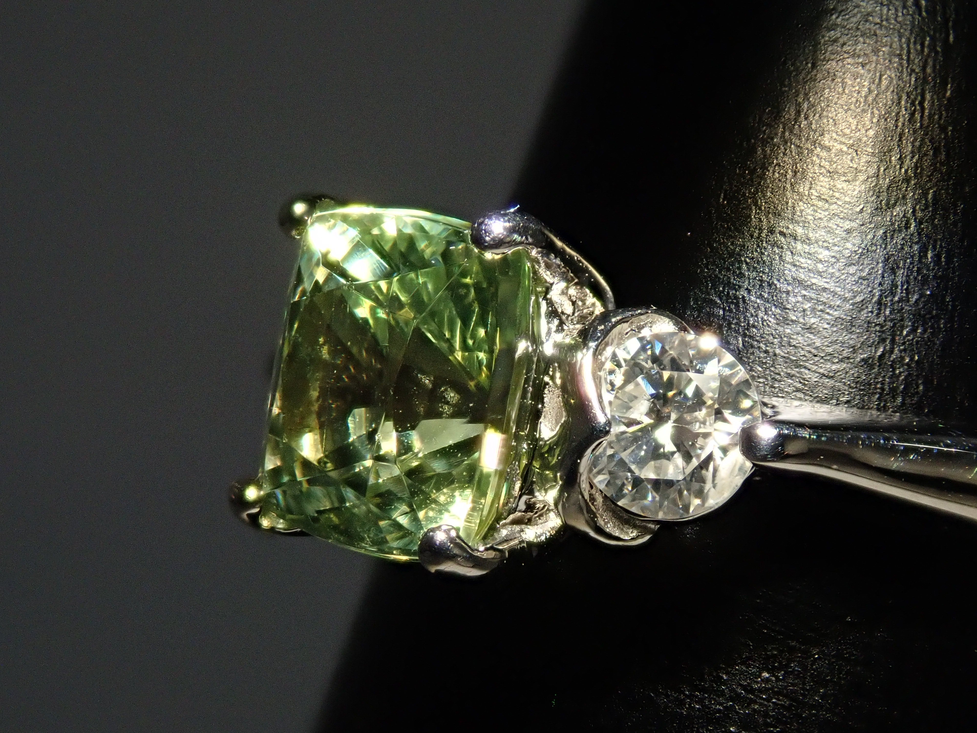 【22602712掲載】【カラフリ】Pt900 グロッシュラーガーネット 1.31ct ダイヤモンド0.24ctリング鑑別書