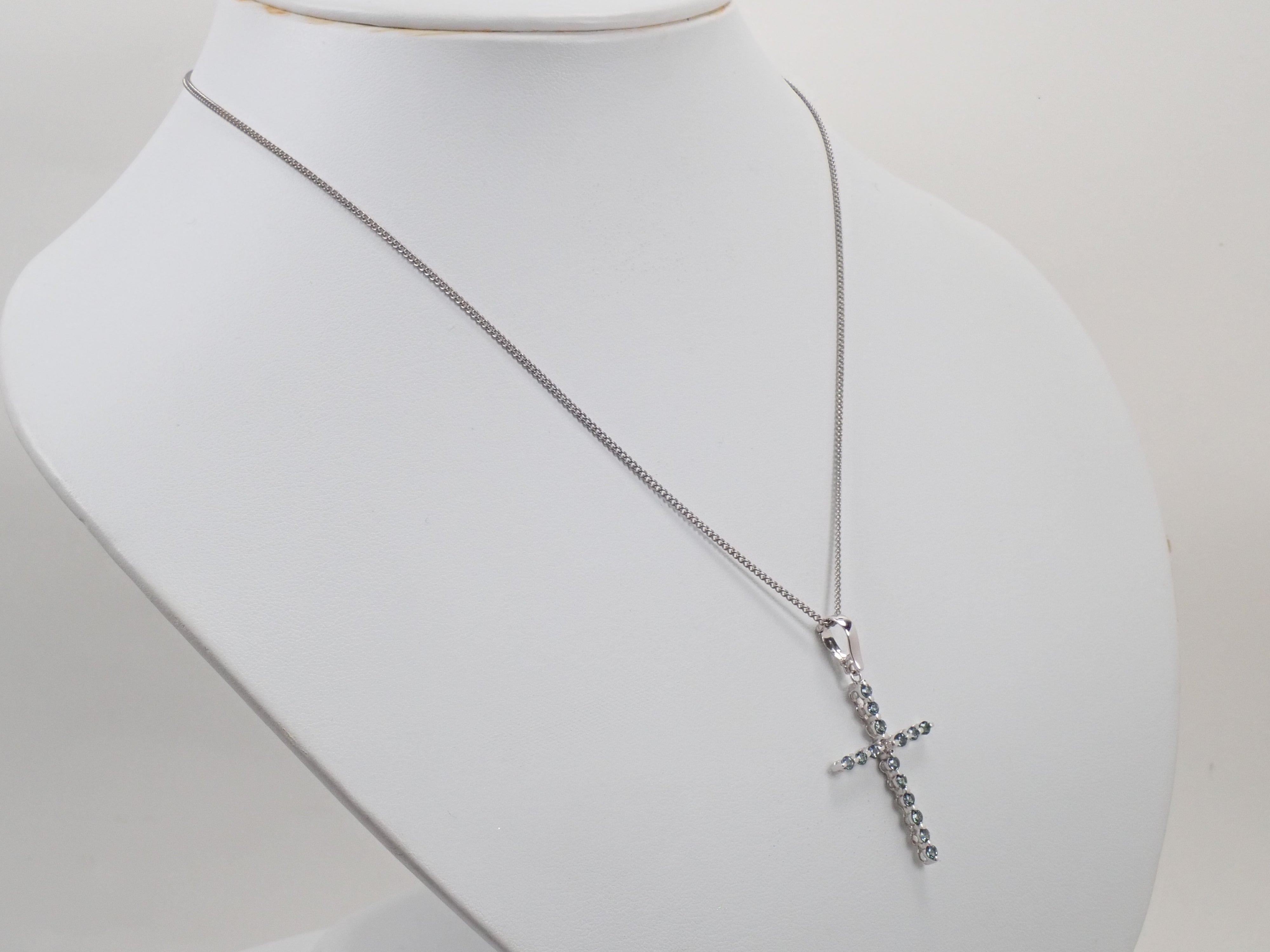 【22602715掲載】【カラフリ】K18WG アレキサンドライト 0.64ct ダイヤモンド0.04ctペンダントトップ(ネックレストップ)鑑別書