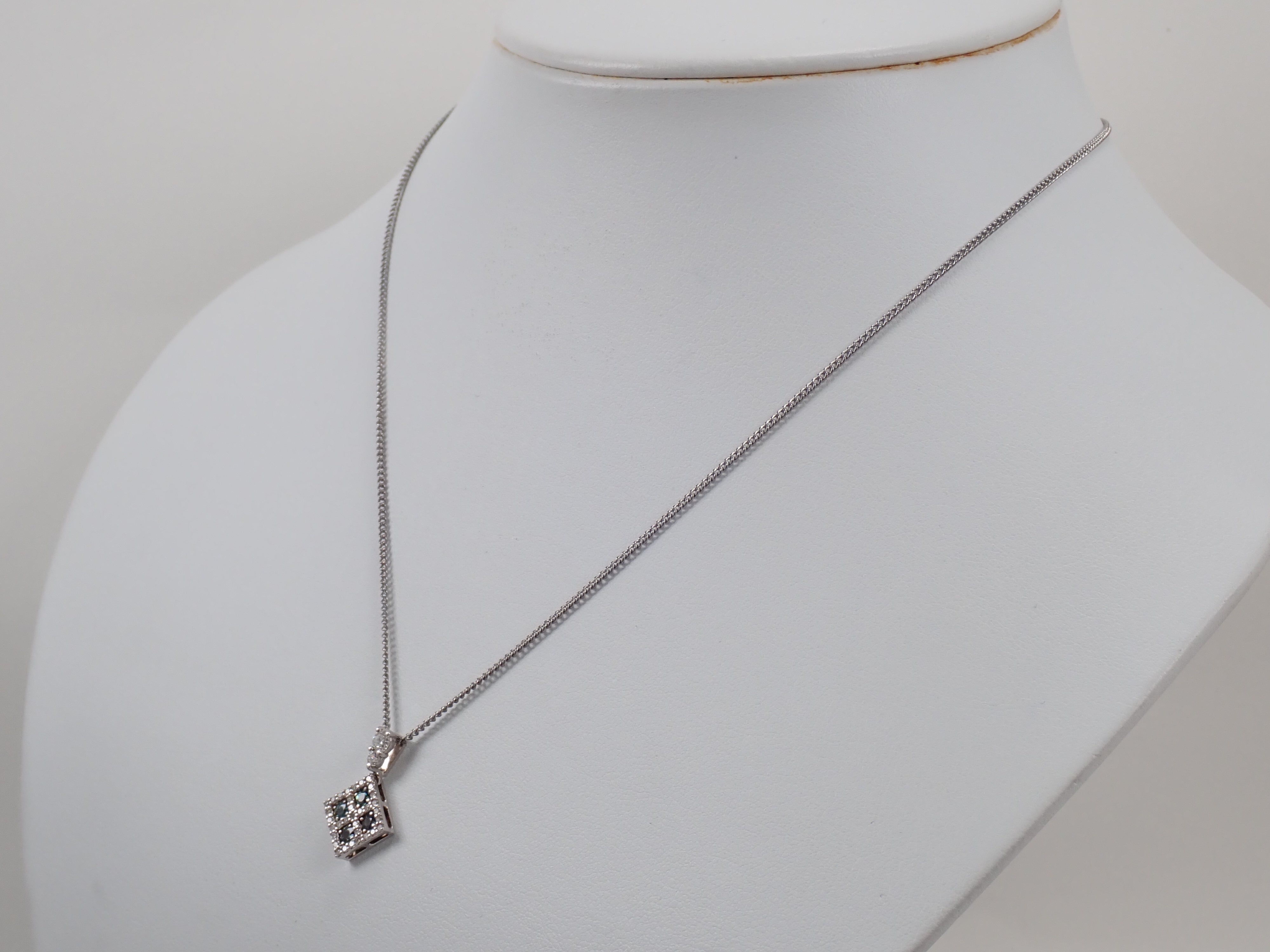 【22602716掲載】【カラフリ】K18WG アレキサンドライト 0.32ct ダイヤモンド0.29ctペンダントトップ(ネックレストップ)鑑別書