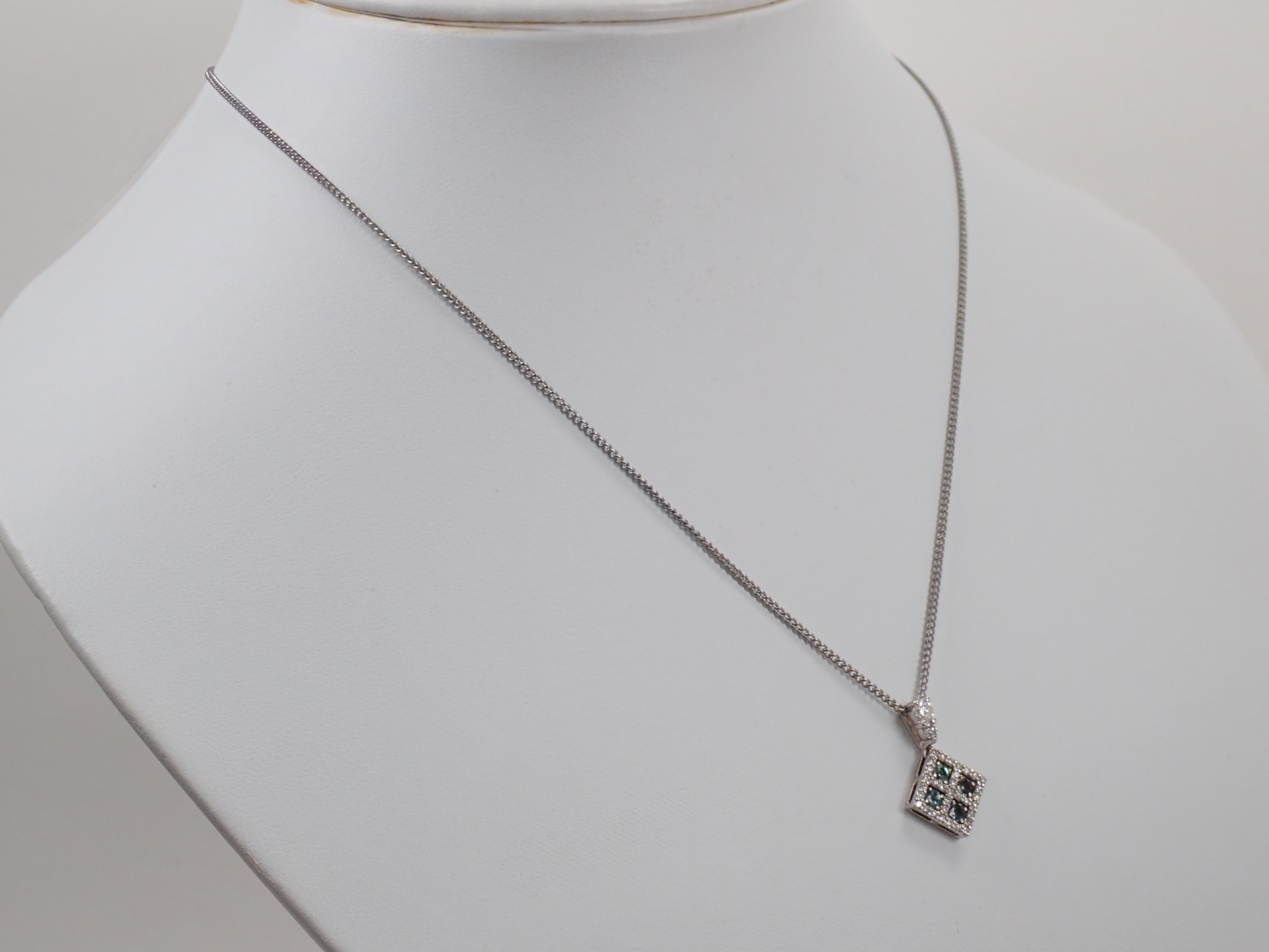【22602716掲載】【カラフリ】K18WG アレキサンドライト 0.32ct ダイヤモンド0.29ctペンダントトップ(ネックレストップ)鑑別書
