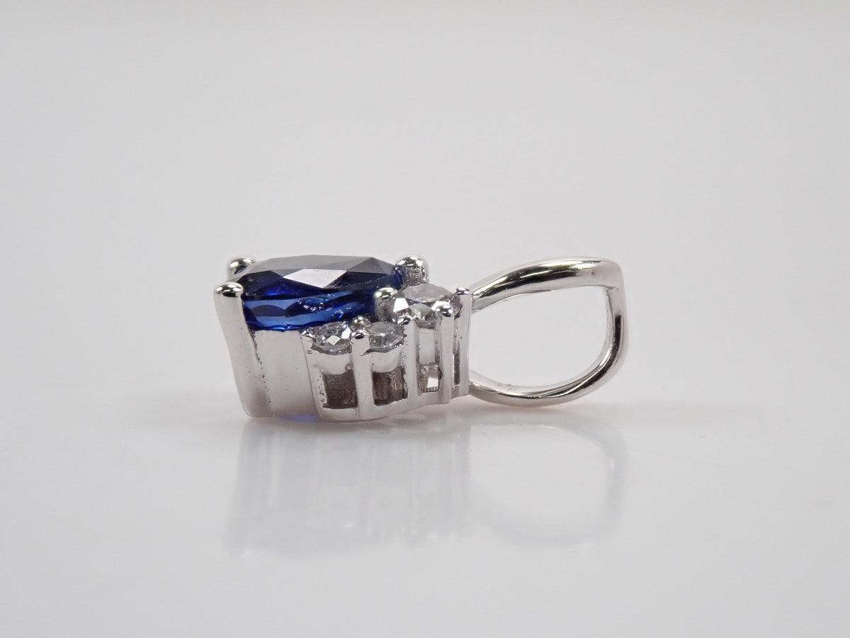【22602720掲載】【カラフリ】K18WG ブルーサファイア ダイヤモンド0.051ctペンダントトップ(ネックレストップ)鑑別書