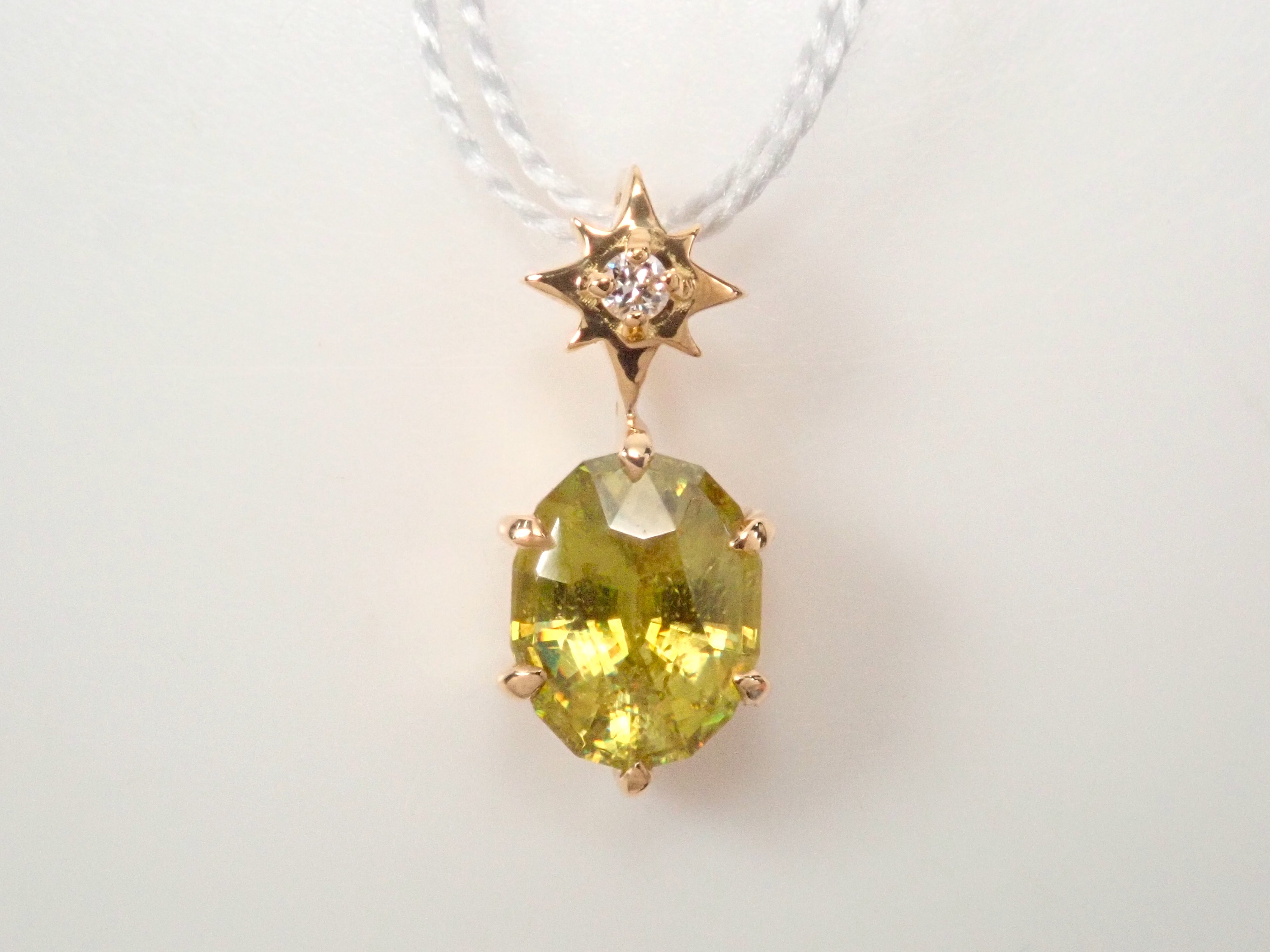 抽選販売0908①_K18YG マダガスカル産スフェーン 0.597ct ペンダントトップ(ネックレストップ)