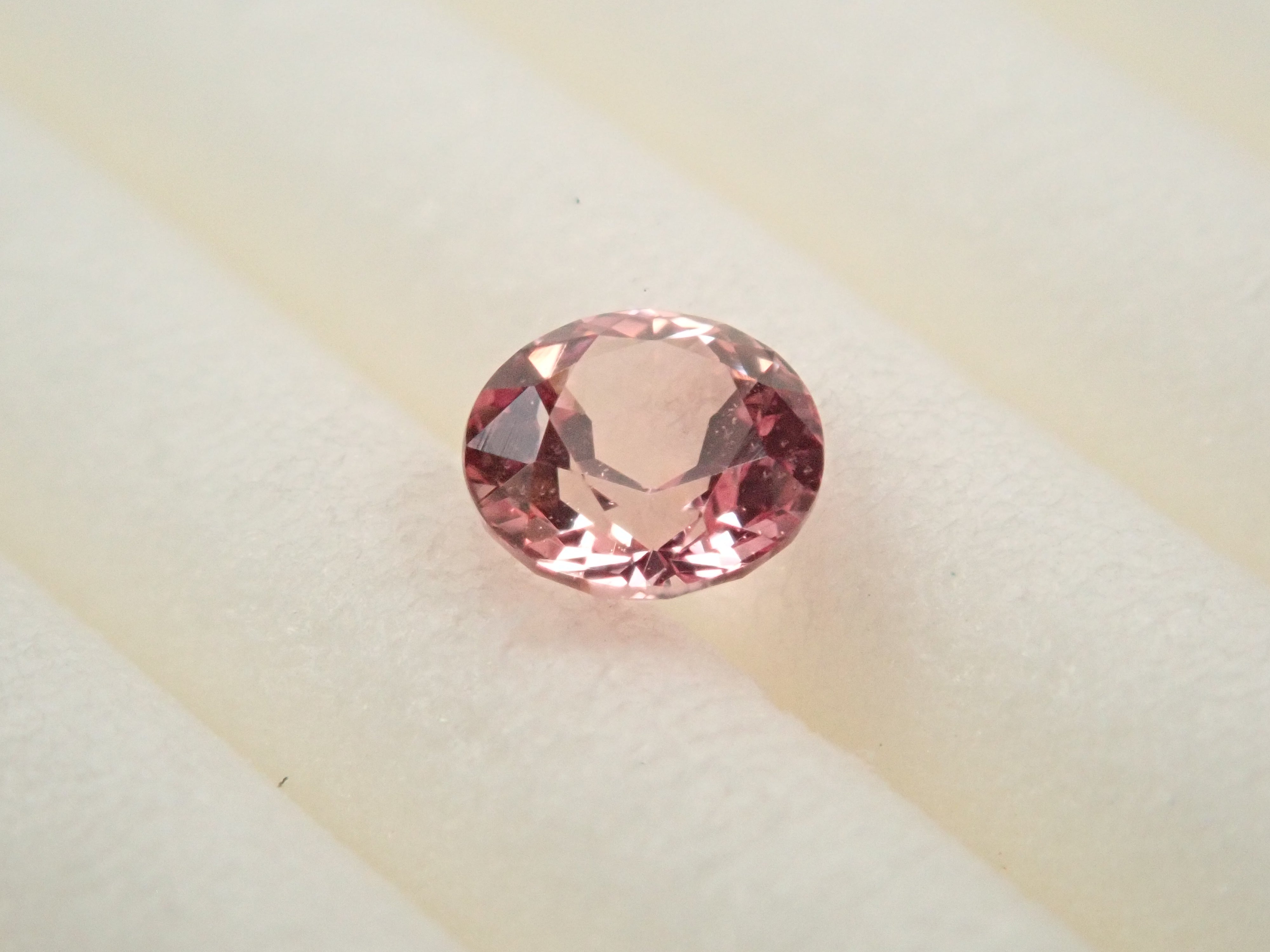 パパラチアサファイア 3.4mm/0.200ctルース DGL
