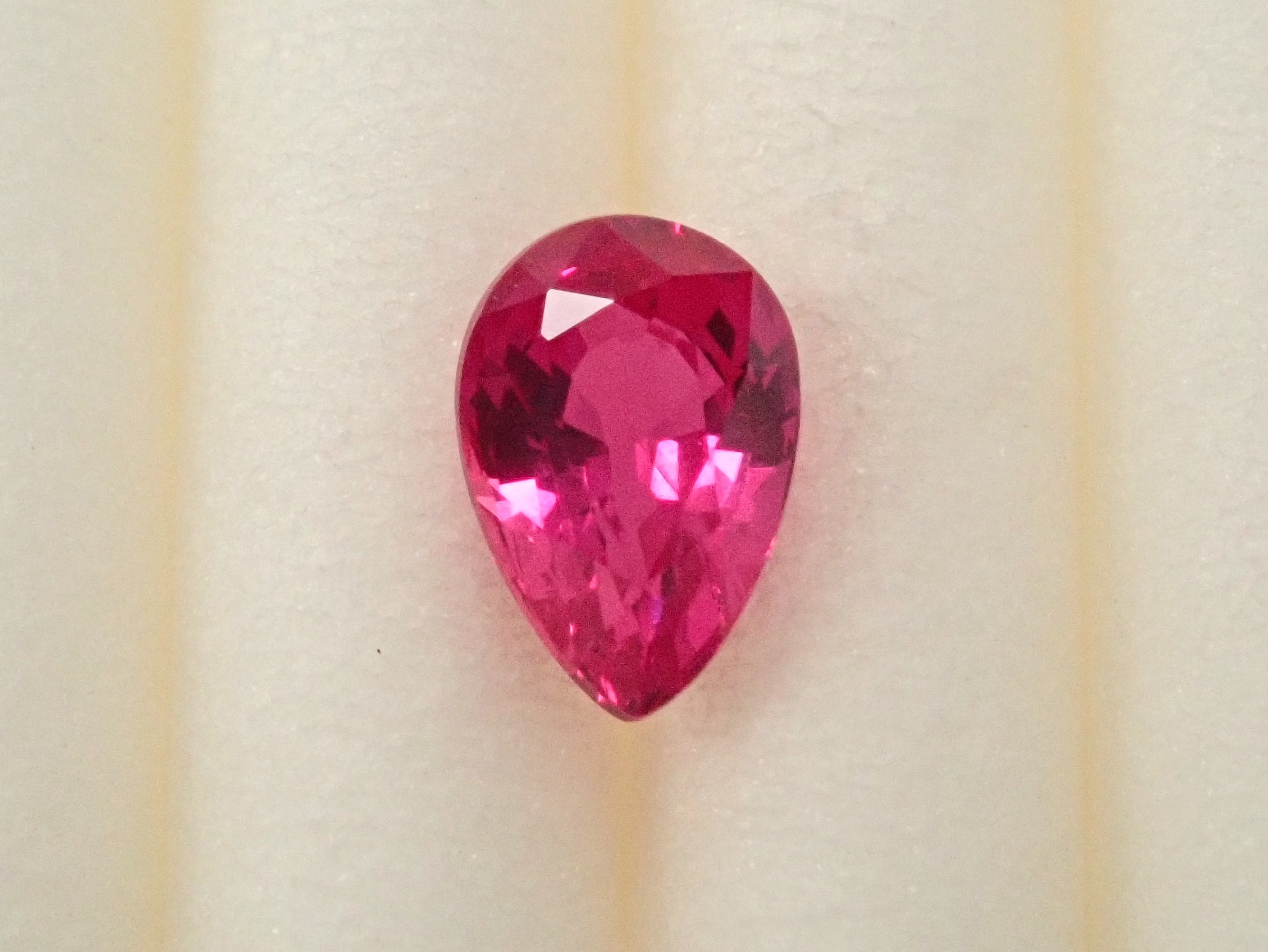 【1/10 22時販売】ビルマ産非加熱ルビー 0.227ctルース 日独鑑