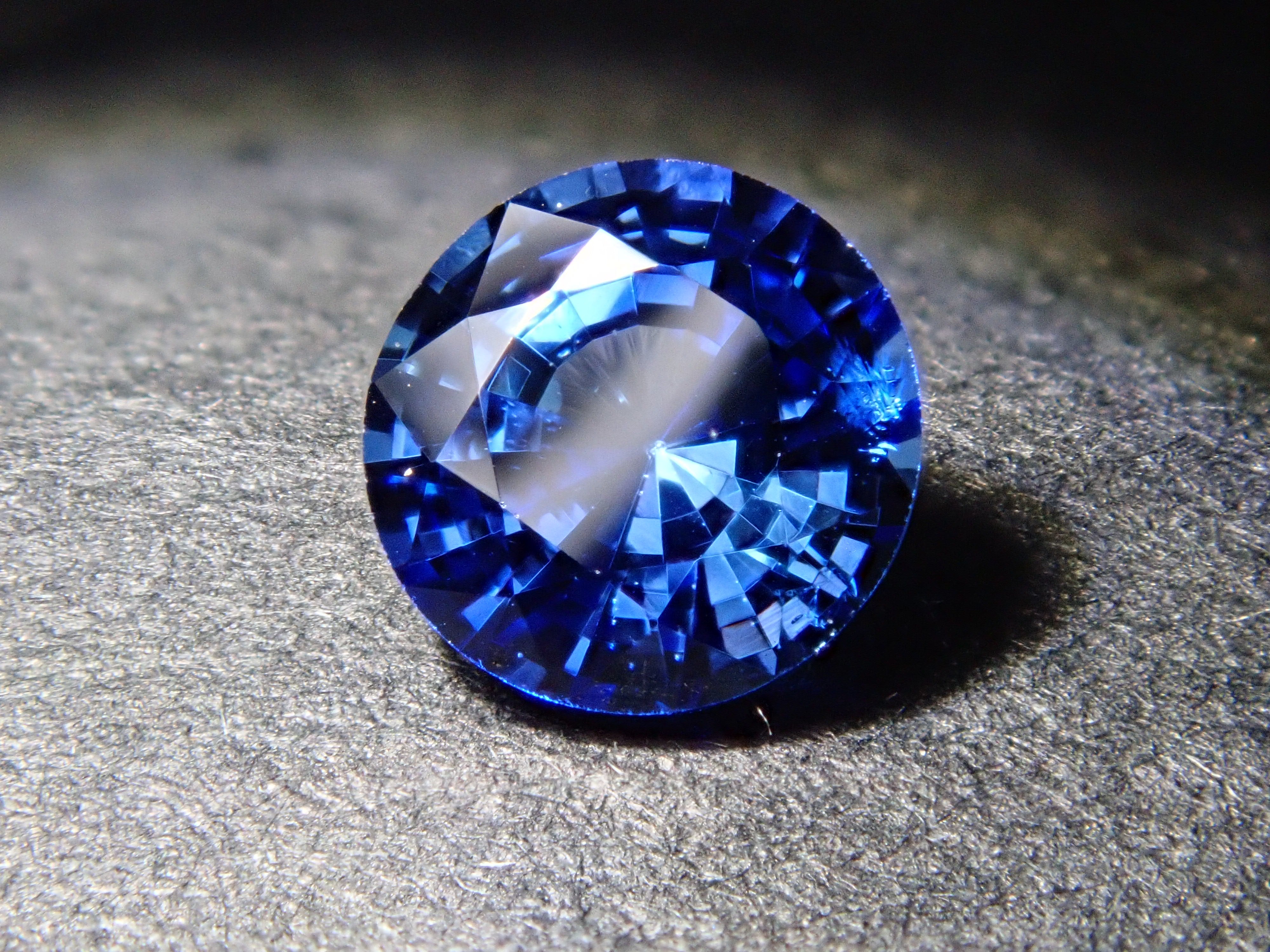 コーンフラワーブルーサファイア 0.430ctルース