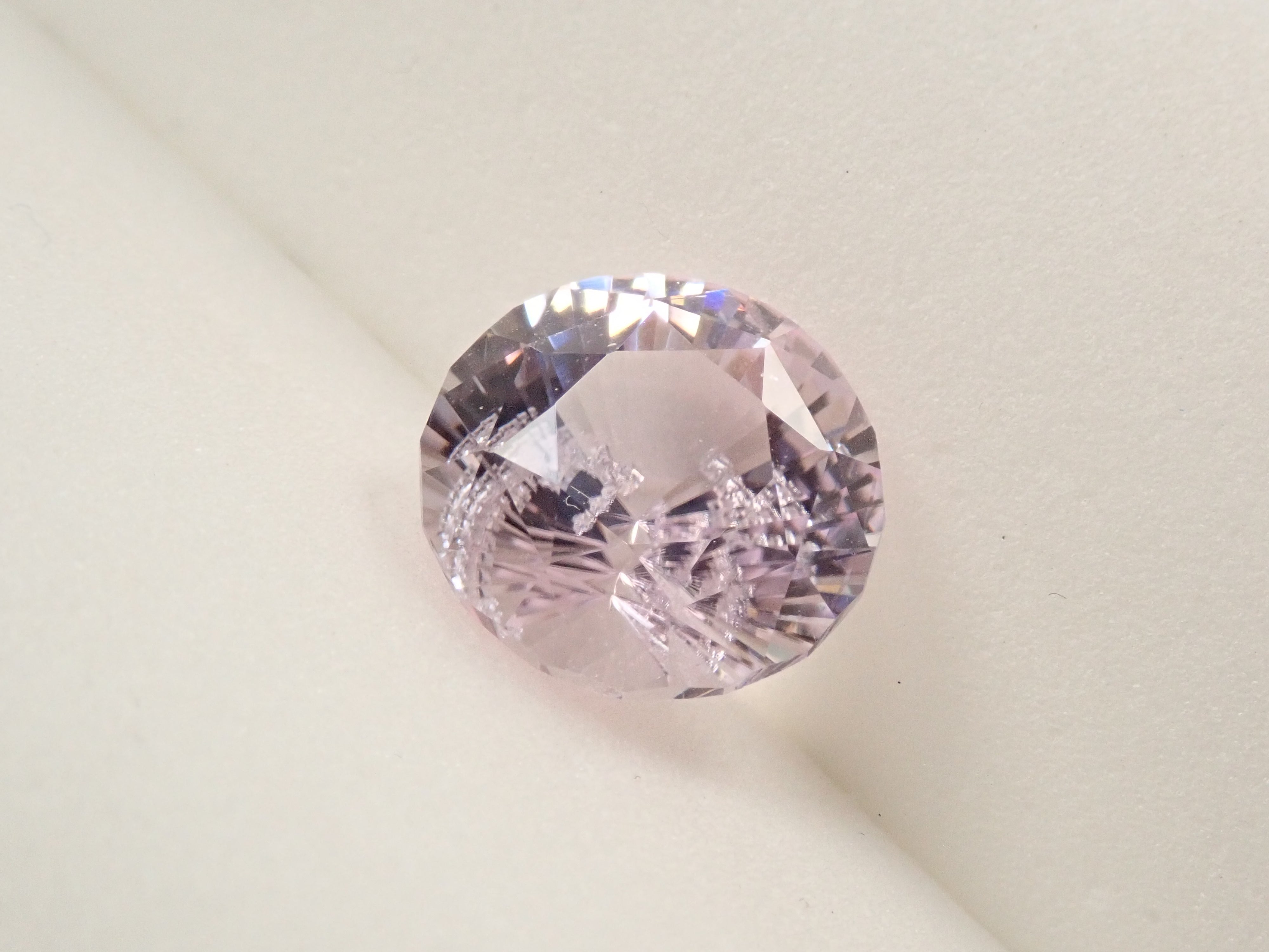 アフガニスタン産クンツァイト 3.508ctルース