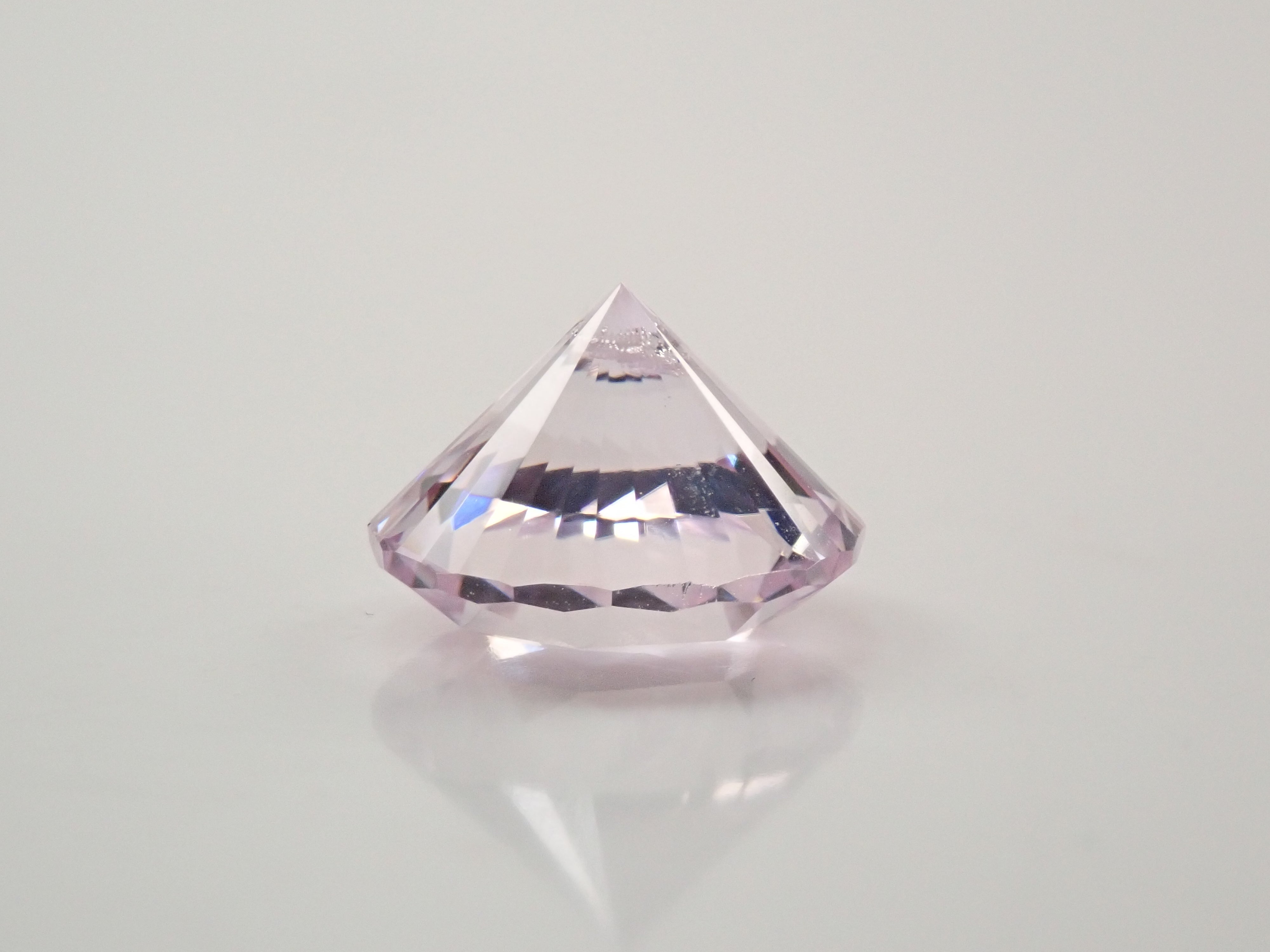 アフガニスタン産クンツァイト 3.508ctルース