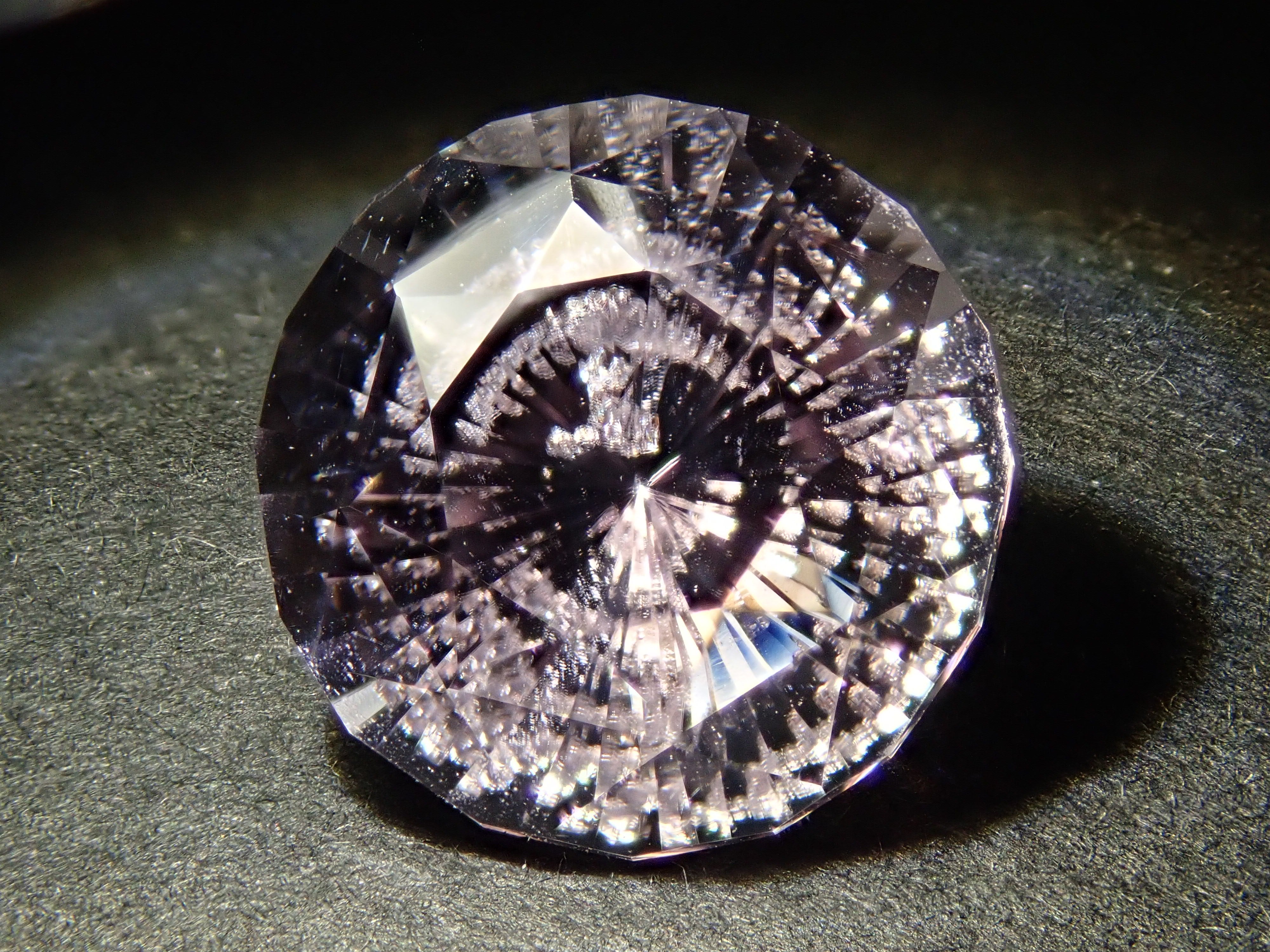 アフガニスタン産クンツァイト 3.508ctルース