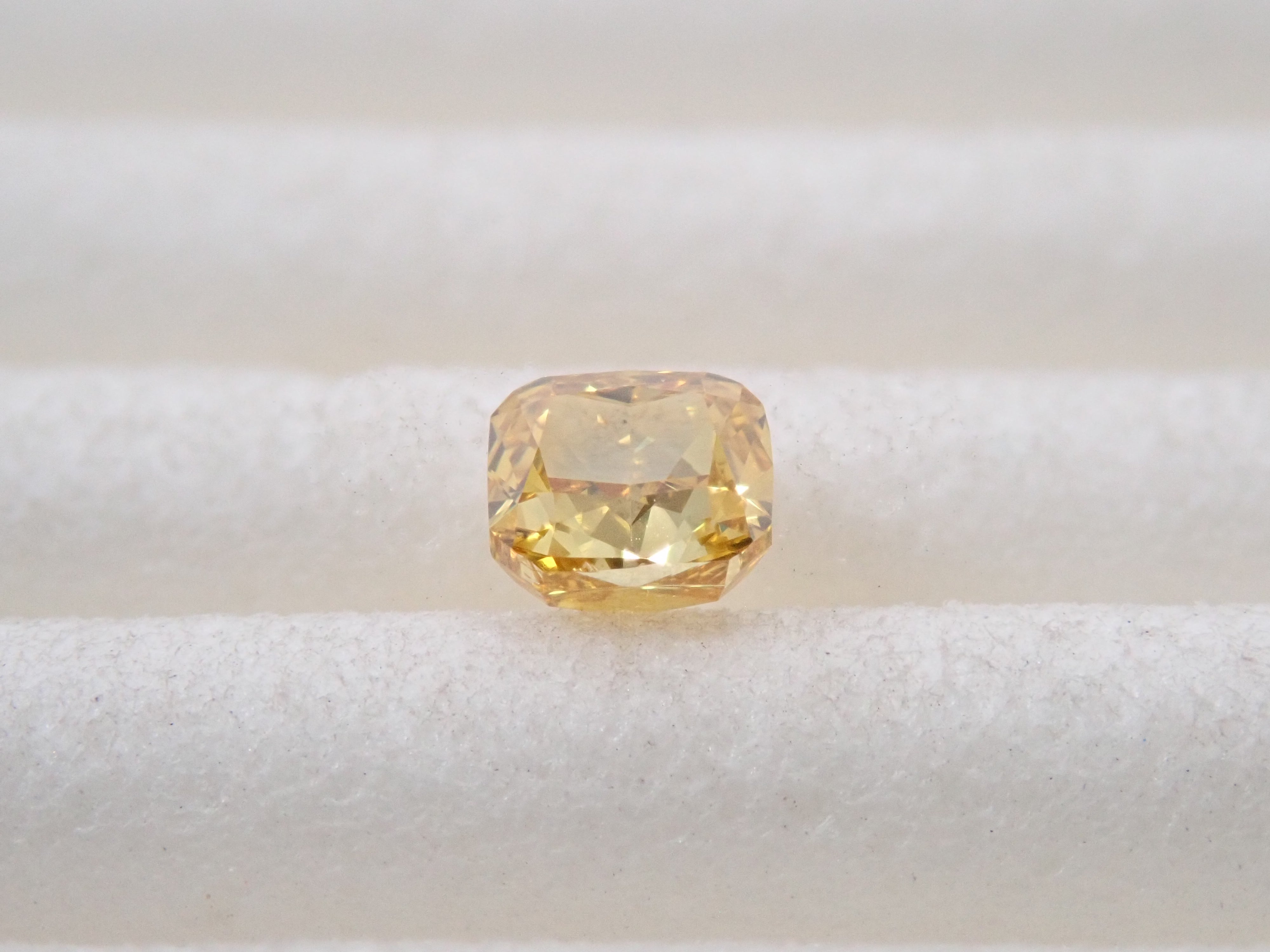 【9/12 22時販売】イエローダイヤモンド 0.212ctルース(FANCY DEEP ORANGY YELLOW, VS1)