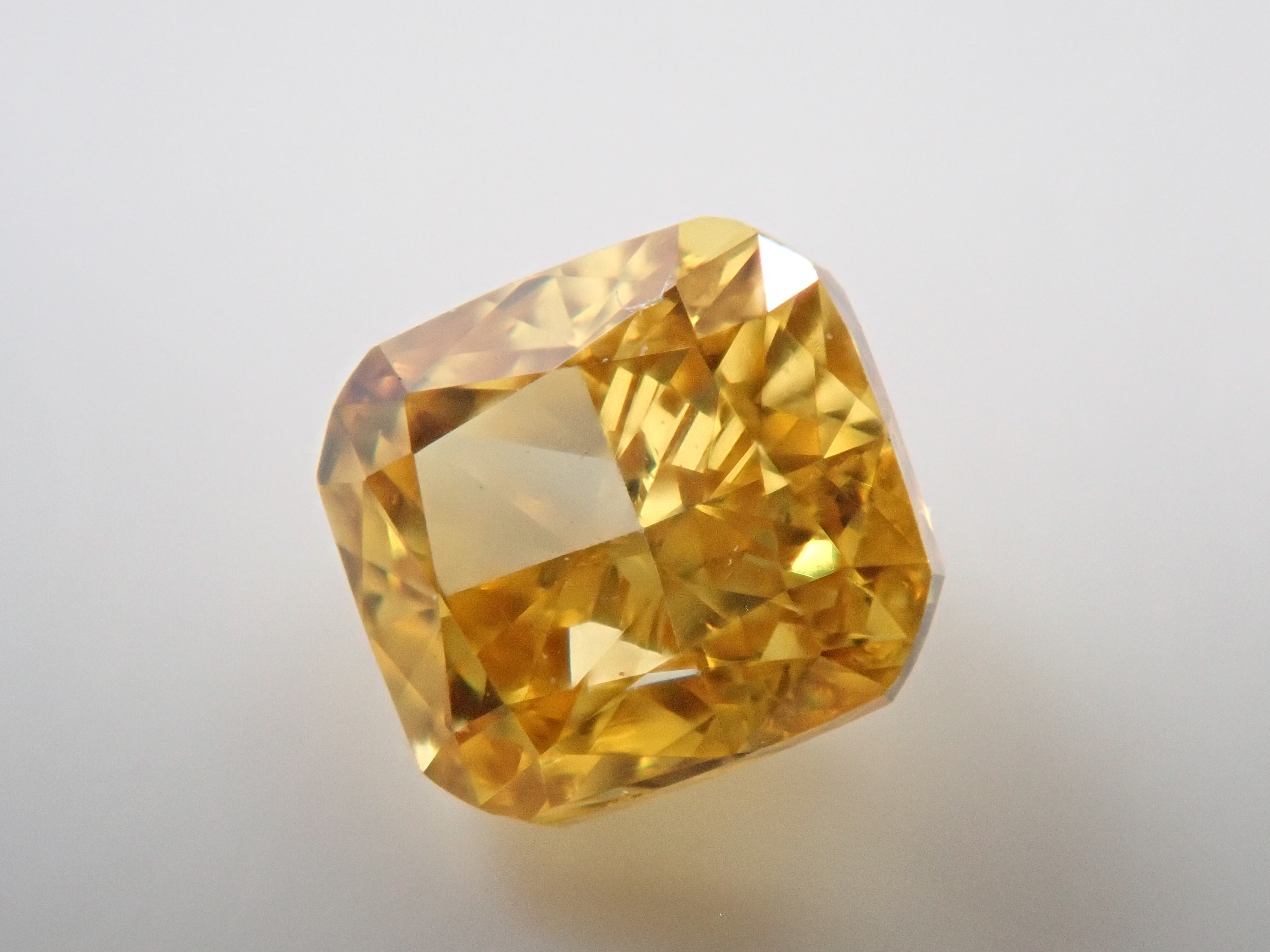 【9/12 22時販売】イエローダイヤモンド 0.212ctルース(FANCY DEEP ORANGY YELLOW, VS1)