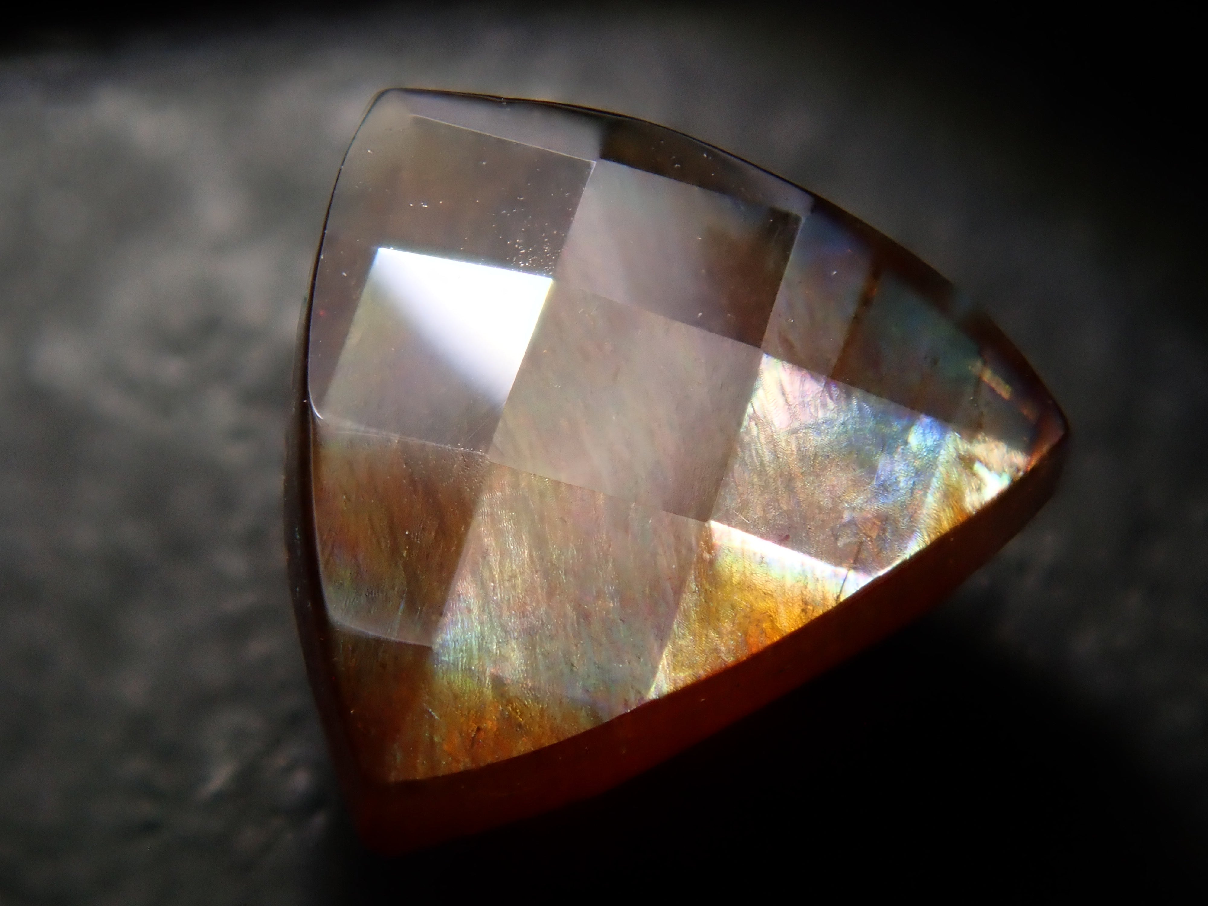 奈良県天川村産レインボーガーネット(アンドラダイトガーネット) 1.163ctルース