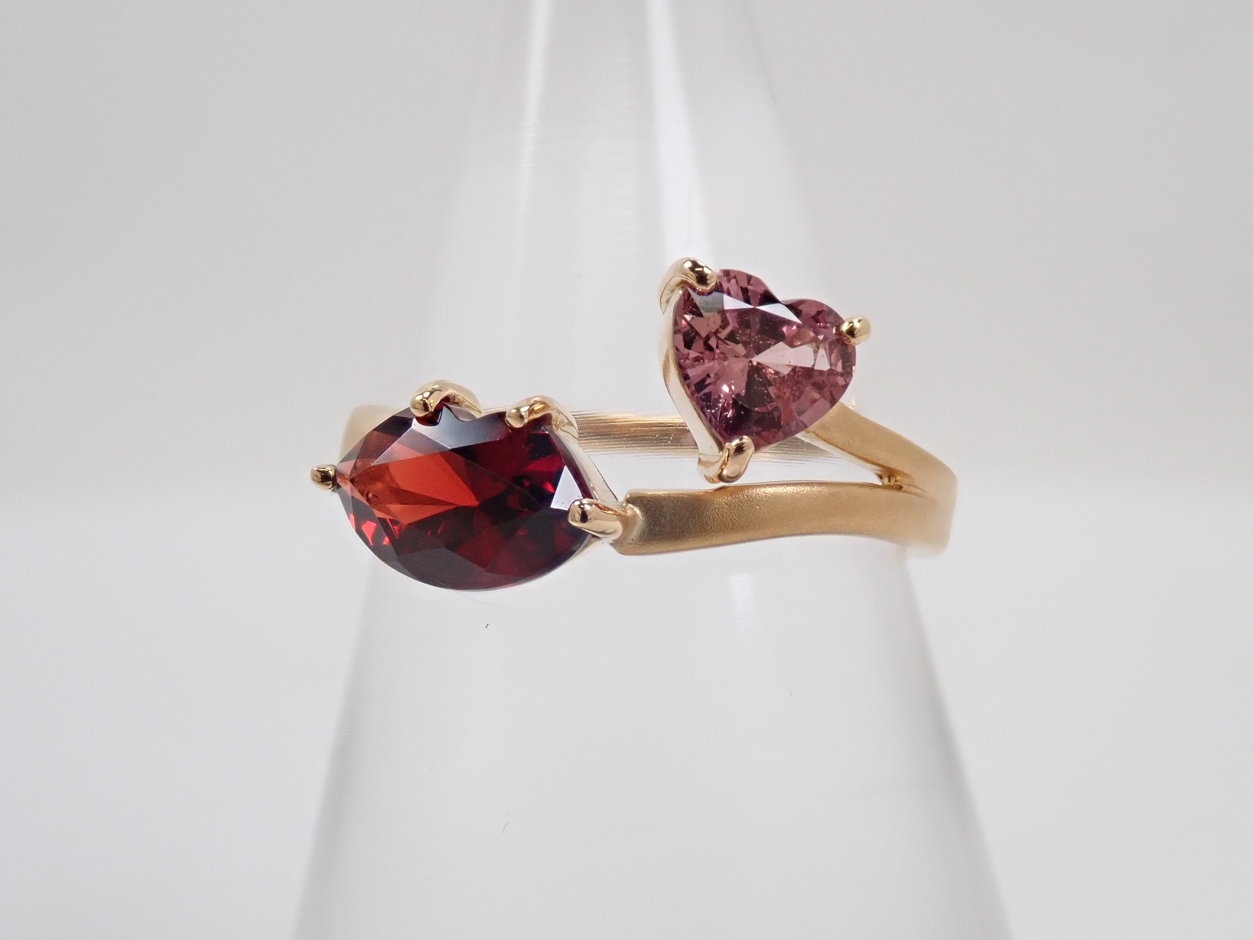 【9/4(金)AM10時〆:抽選販売_12】K18YG タンザニア産アルマンディンガーネット 1.003ct・ピンクサファイアリング
