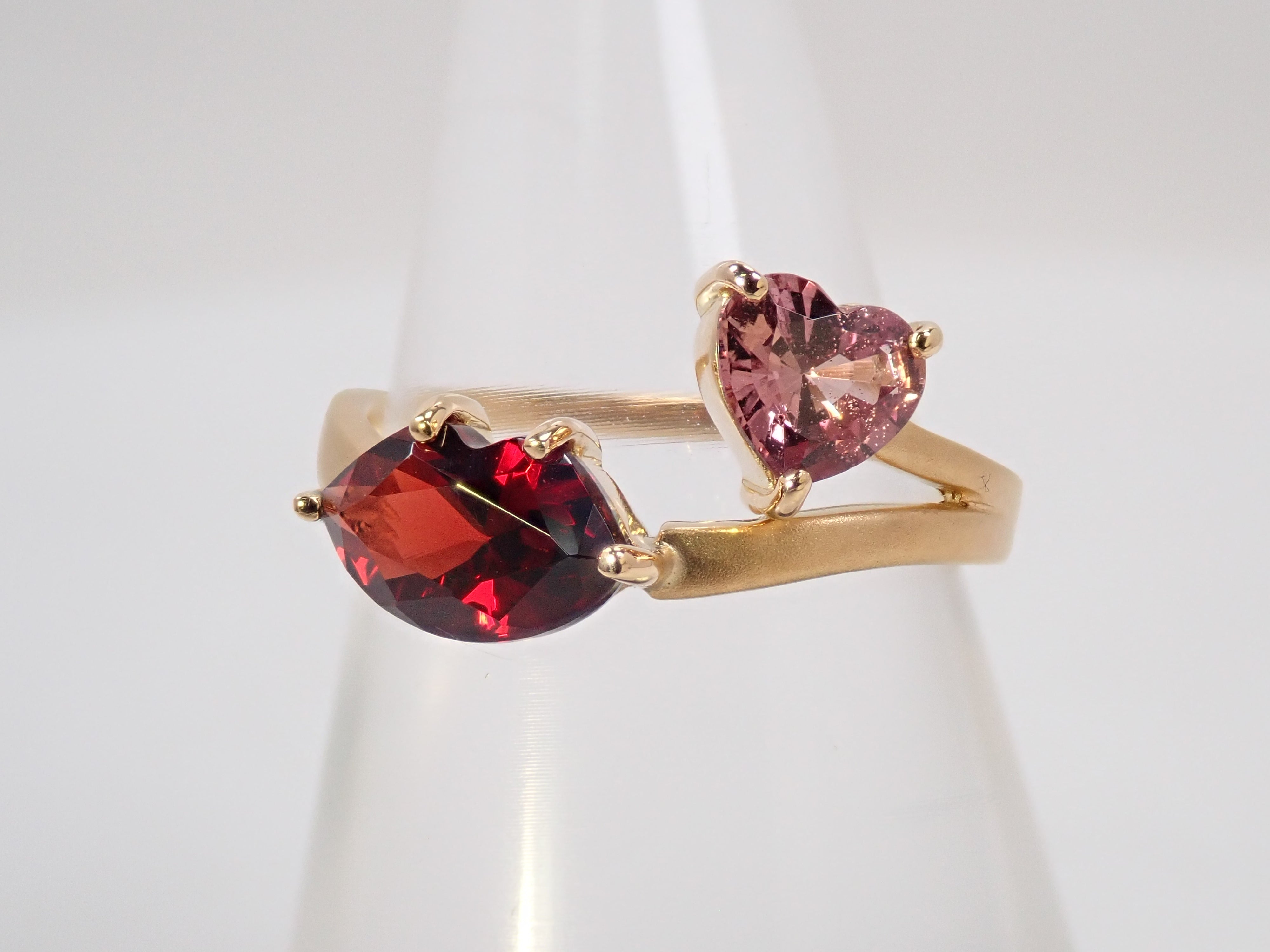 【9/4(金)AM10時〆:抽選販売_12】K18YG タンザニア産アルマンディンガーネット 1.003ct・ピンクサファイアリング