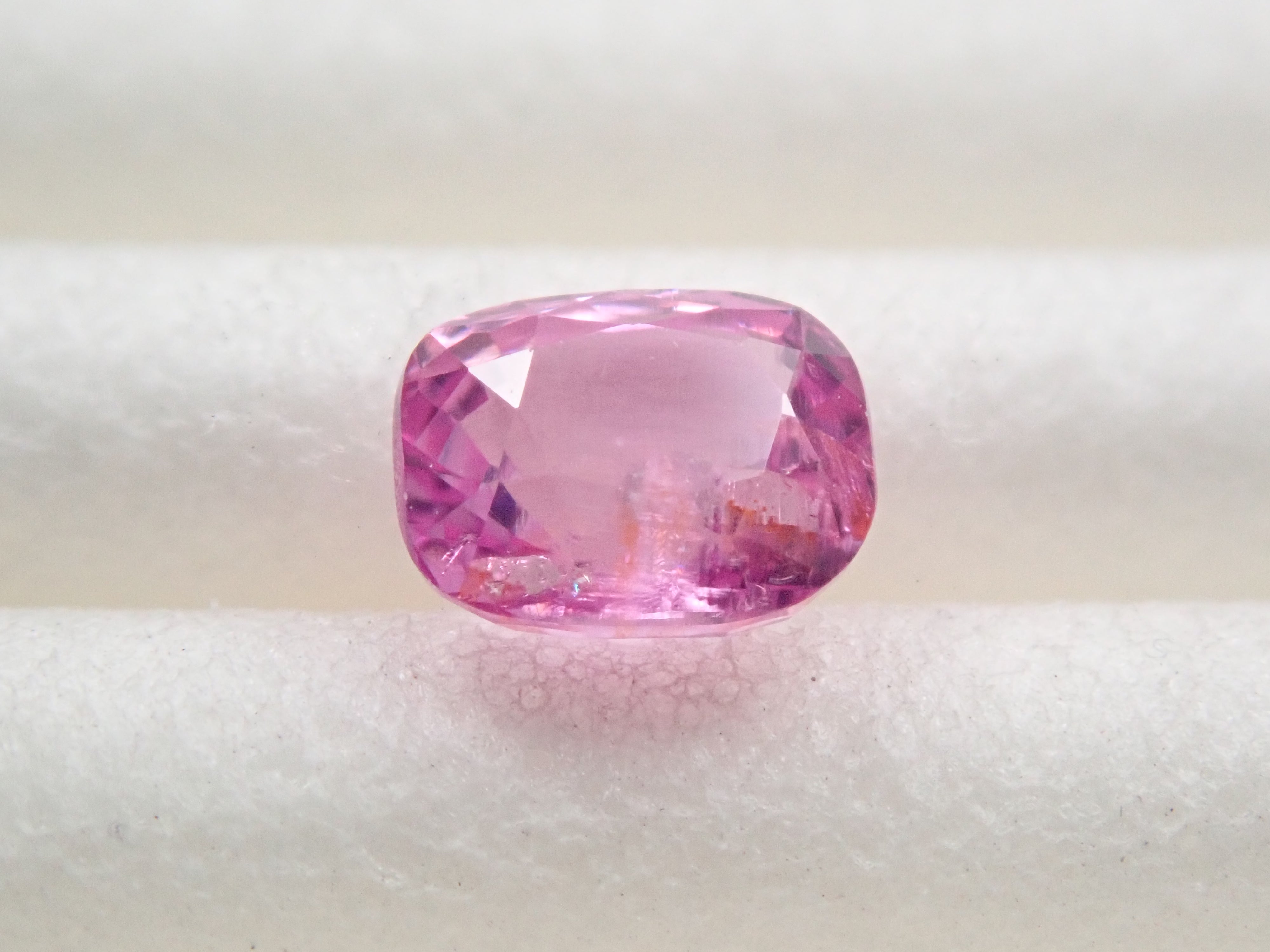 ベトナム産非加熱シルキーピンクサファイア 0.426ctルース