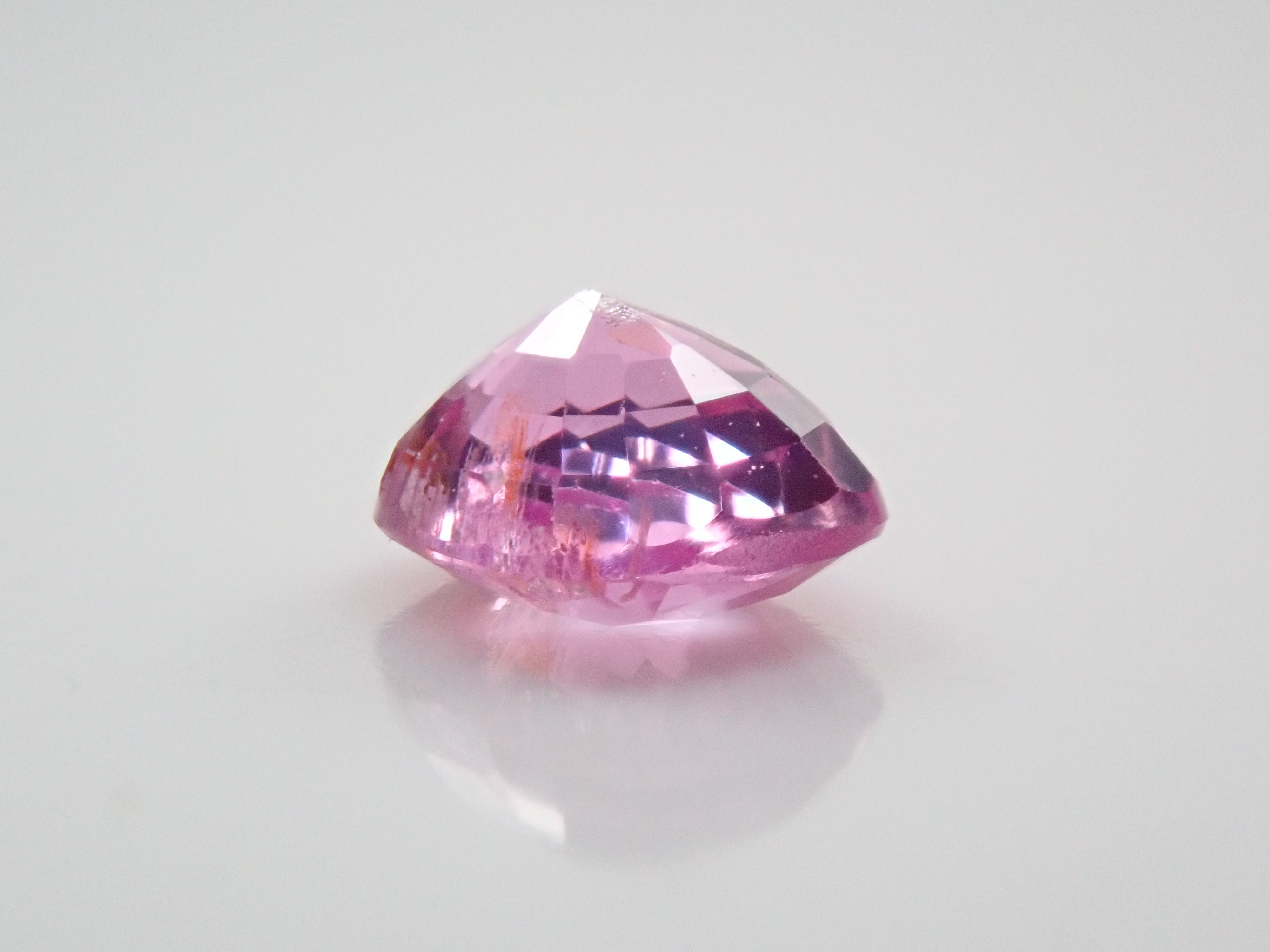 ベトナム産非加熱シルキーピンクサファイア 0.426ctルース