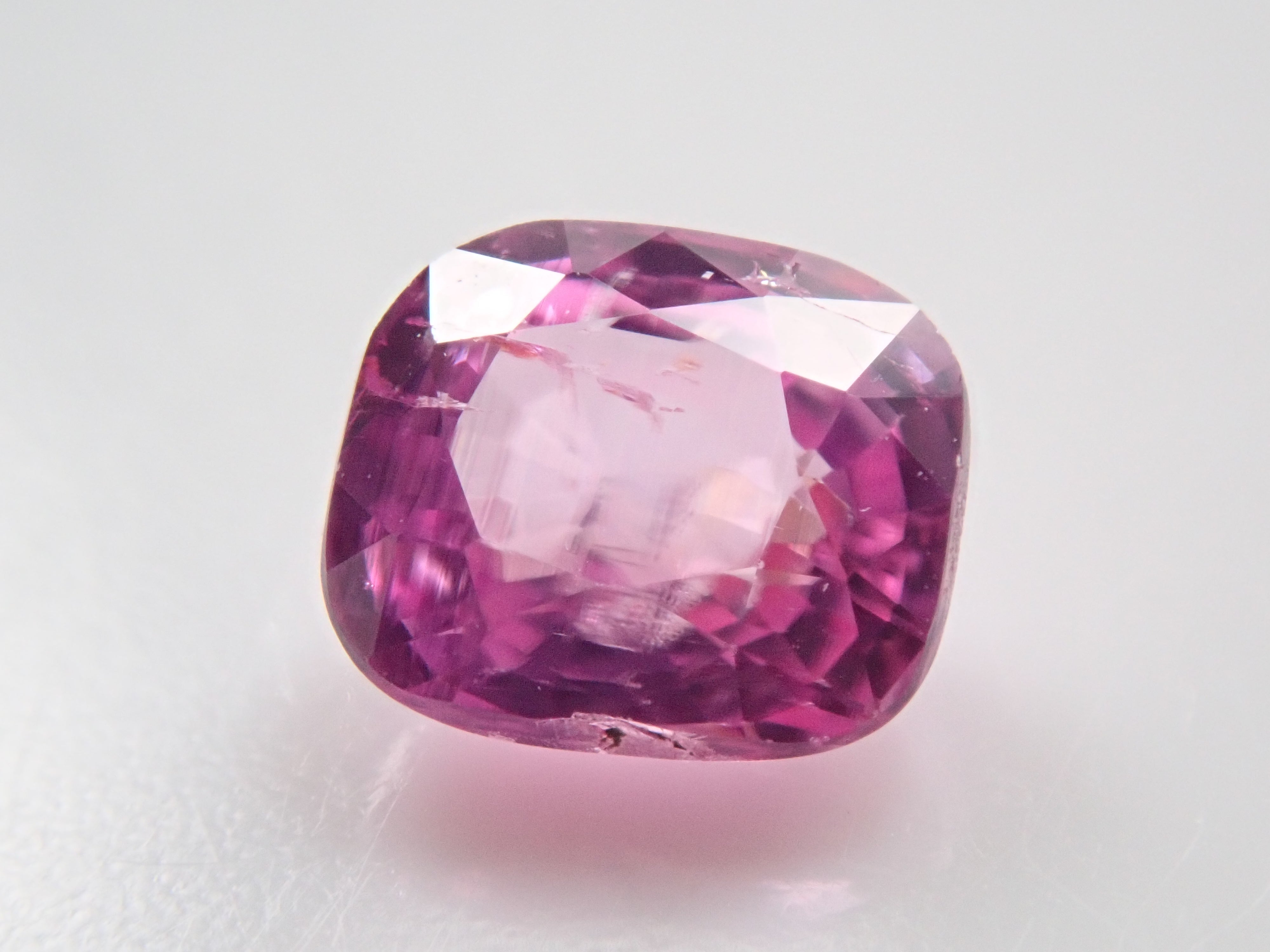 ベトナム産非加熱シルキーピンクサファイア 0.426ctルース