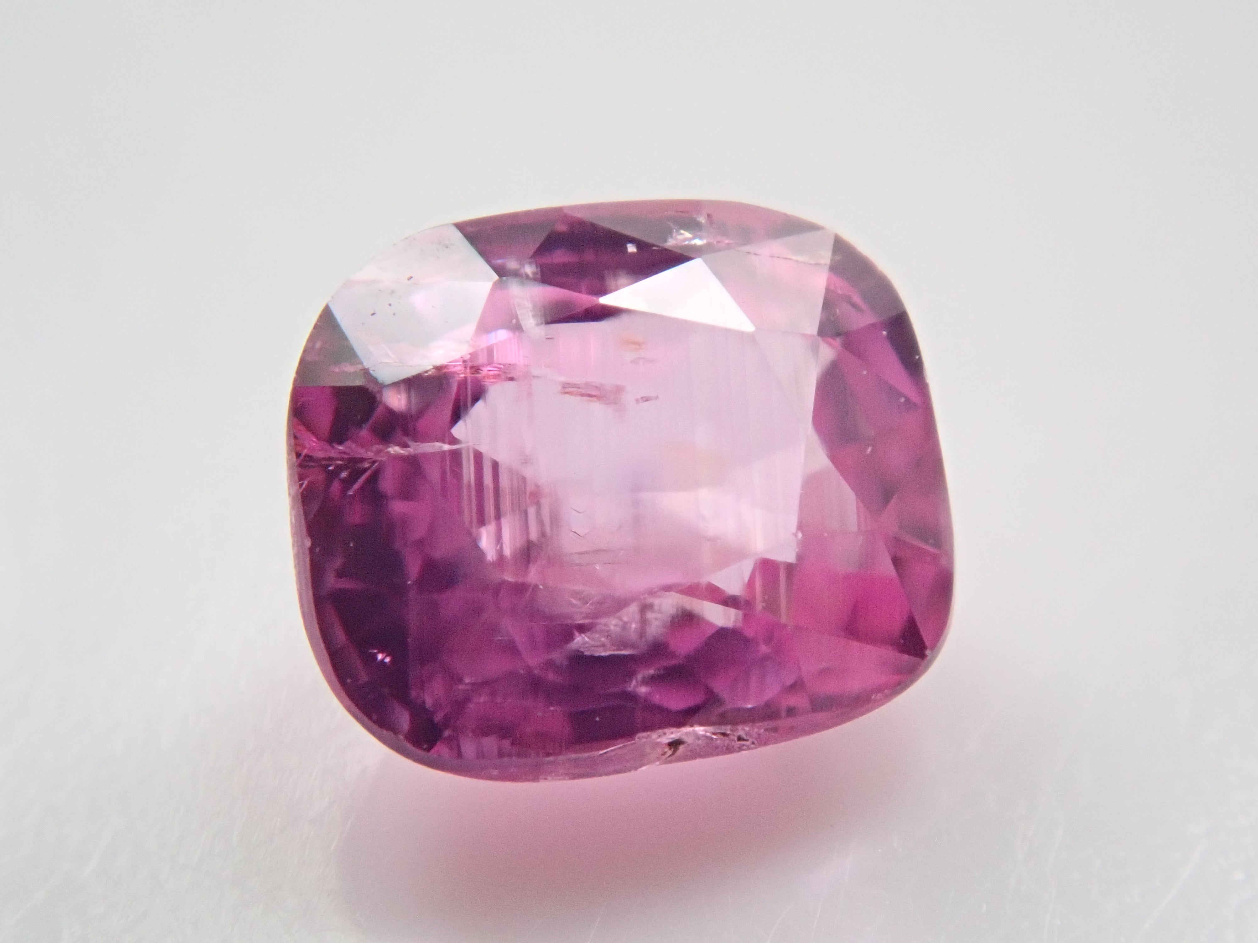 ベトナム産非加熱シルキーピンクサファイア 0.426ctルース