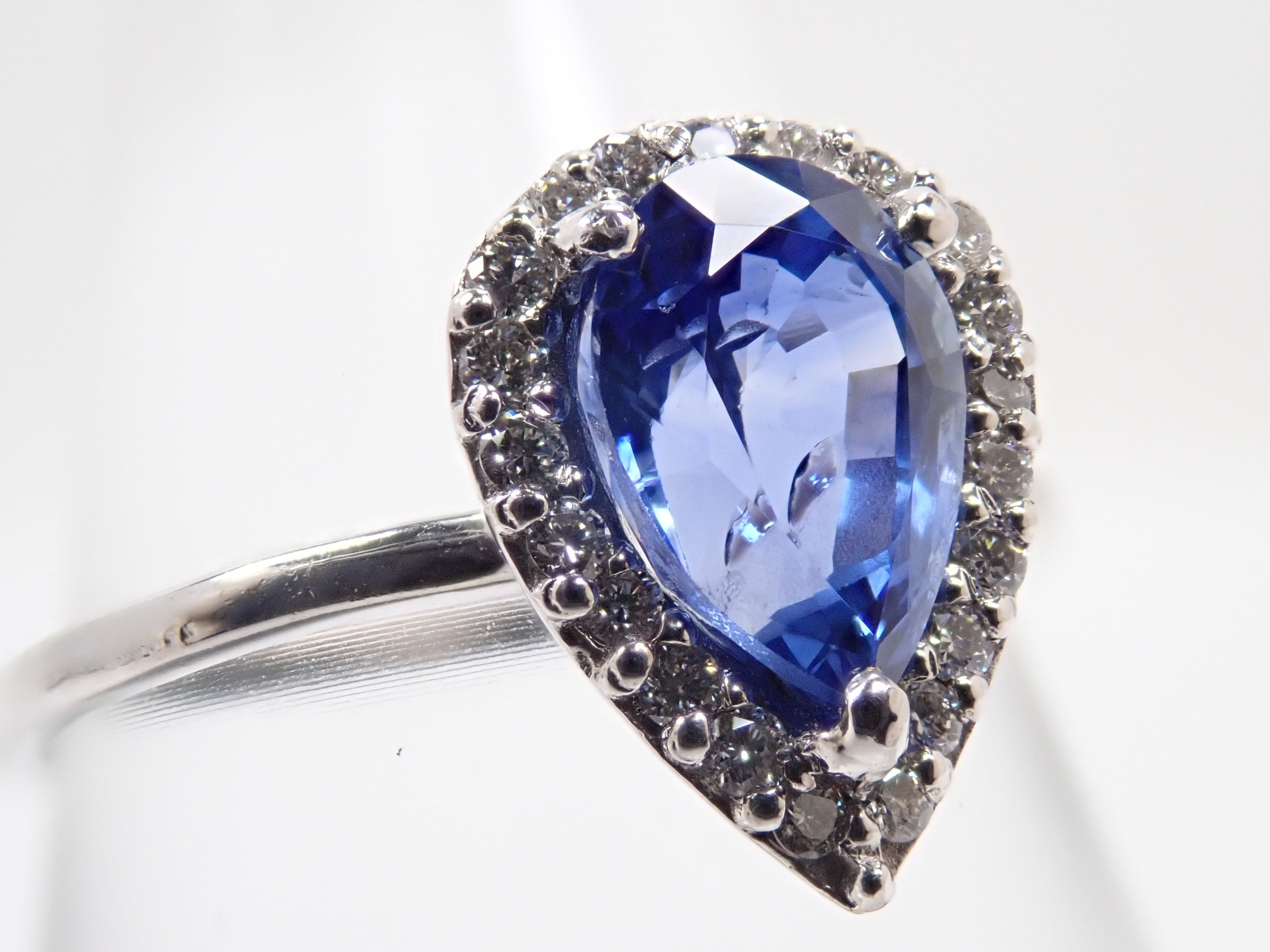 【9/4(金)AM10時〆:抽選販売_11】K18WG スリランカ産ブルーサファイア 1.22ct ダイヤモンド0.14ctリング鑑別書