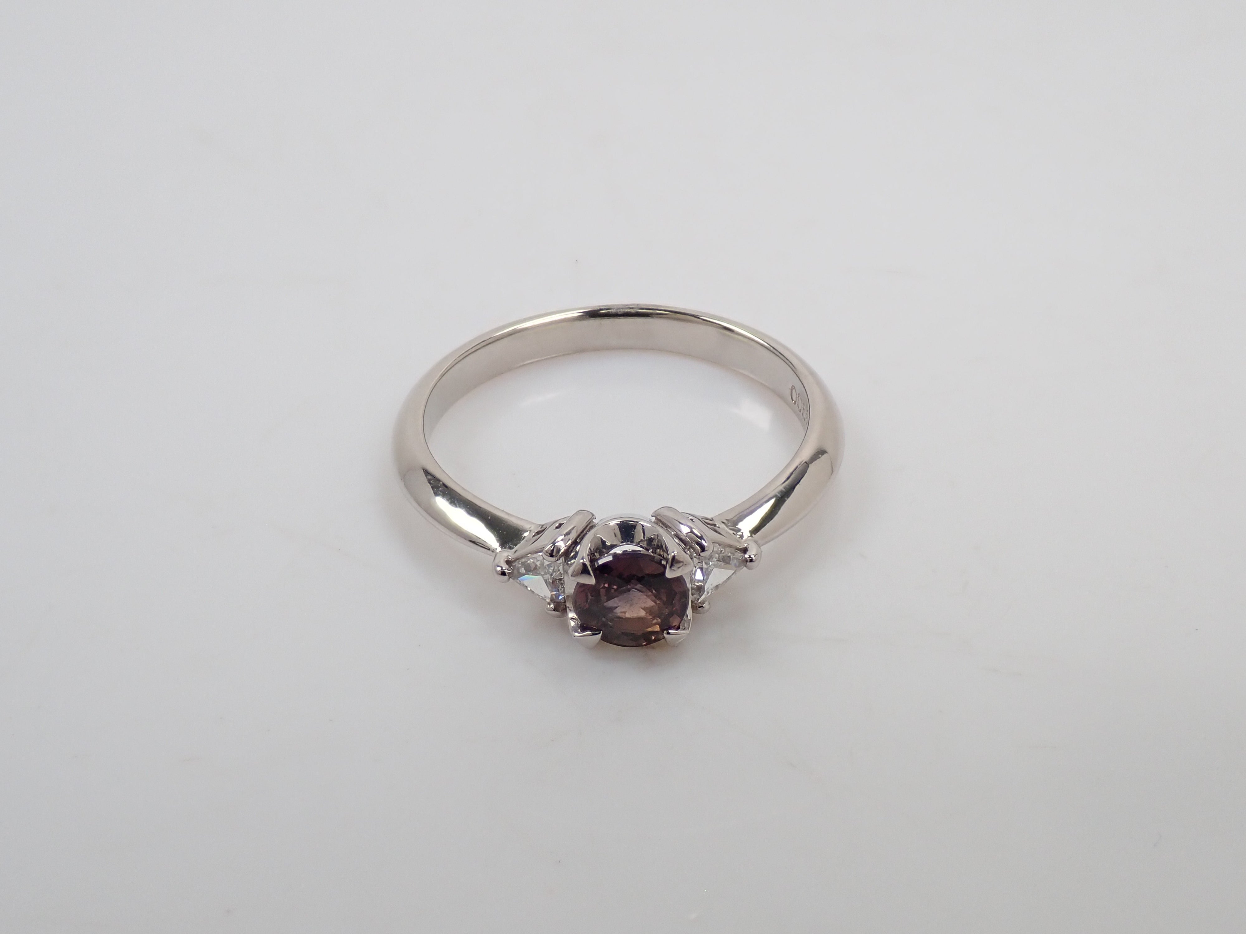 【8/31 22時販売】【カラフリ】Pt900 カラーチェンジサファイア0.446ct ダイヤモンド0.12ctリング鑑別書