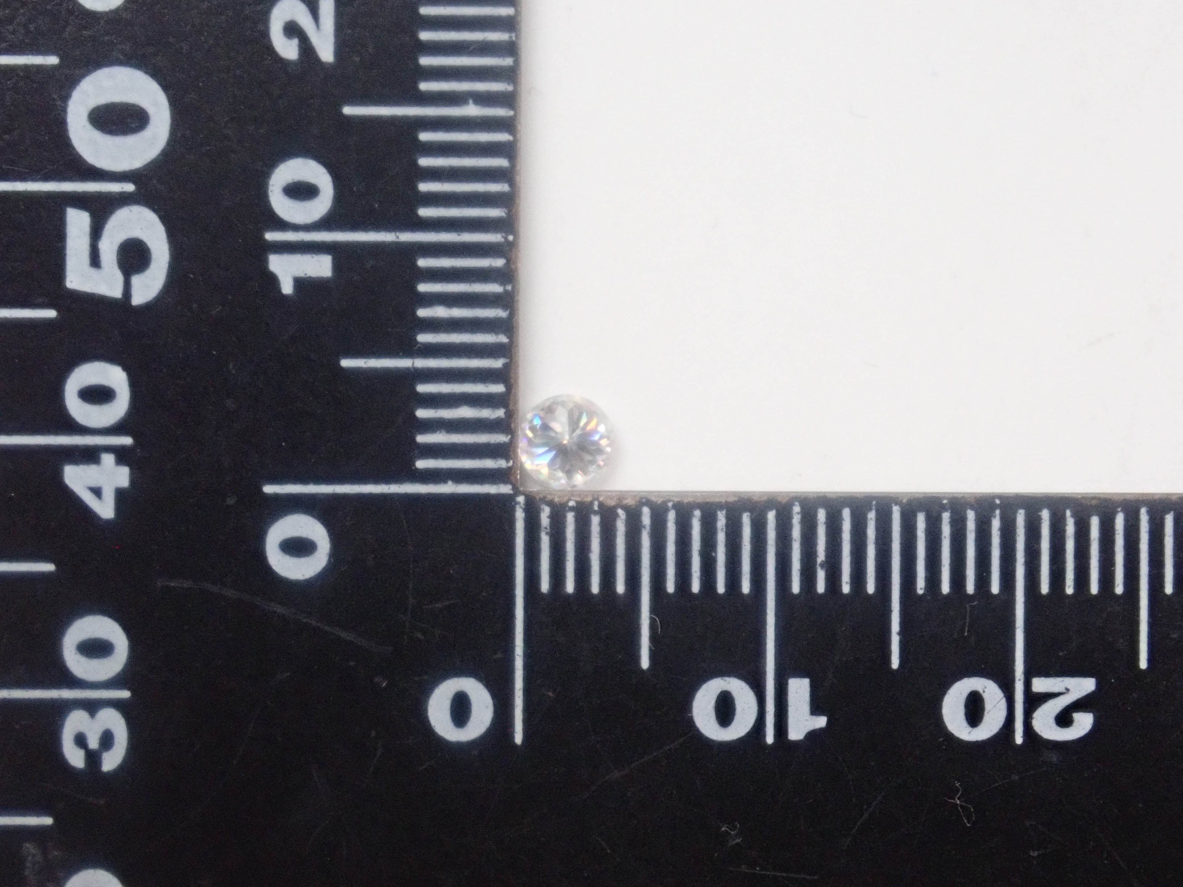 【9/3 22時販売】合成ルチル 3.8mm/0.278ctルース