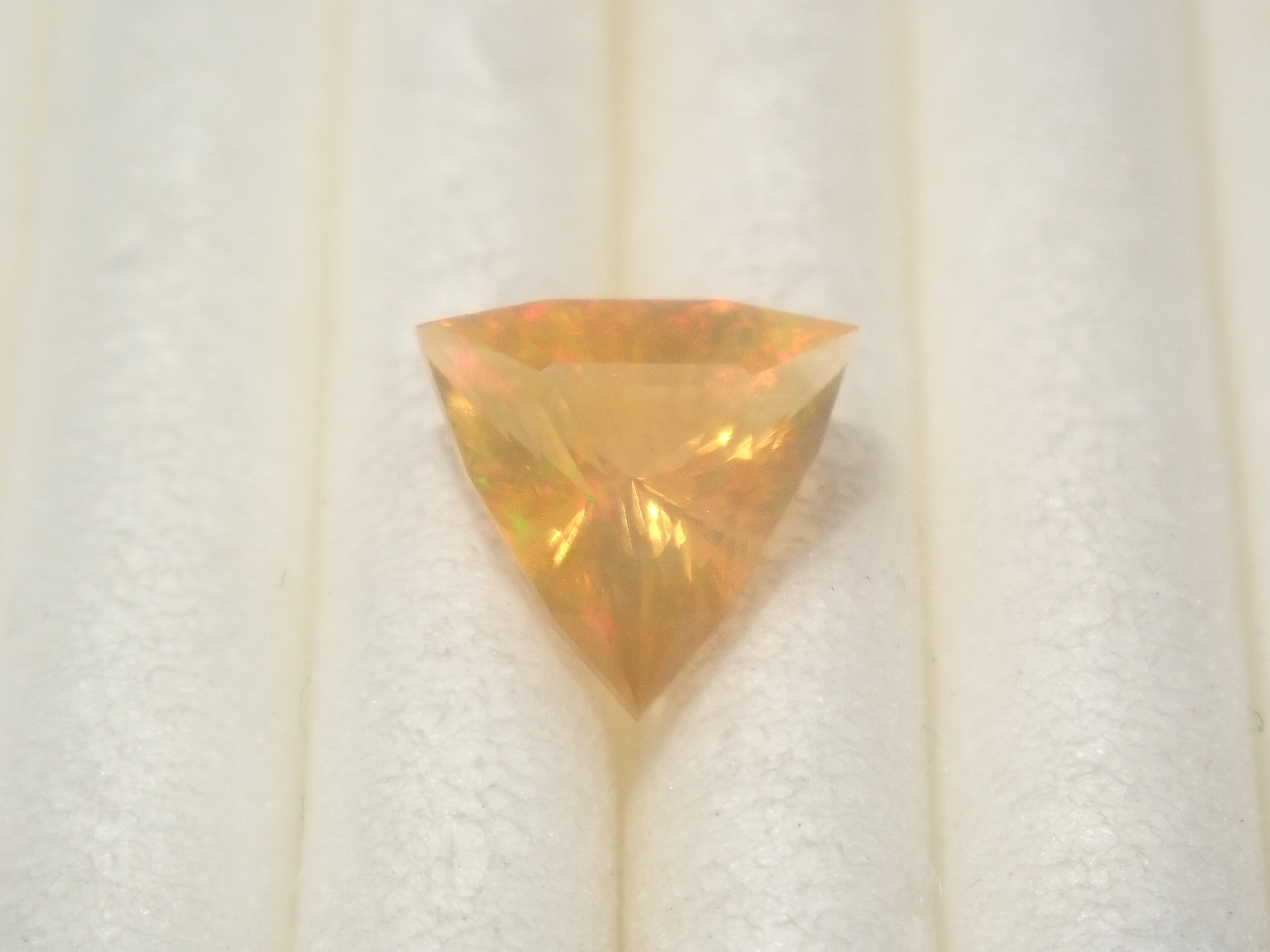 【8/30 22時販売】メキシコ産ファイアオパール 0.352ctルース