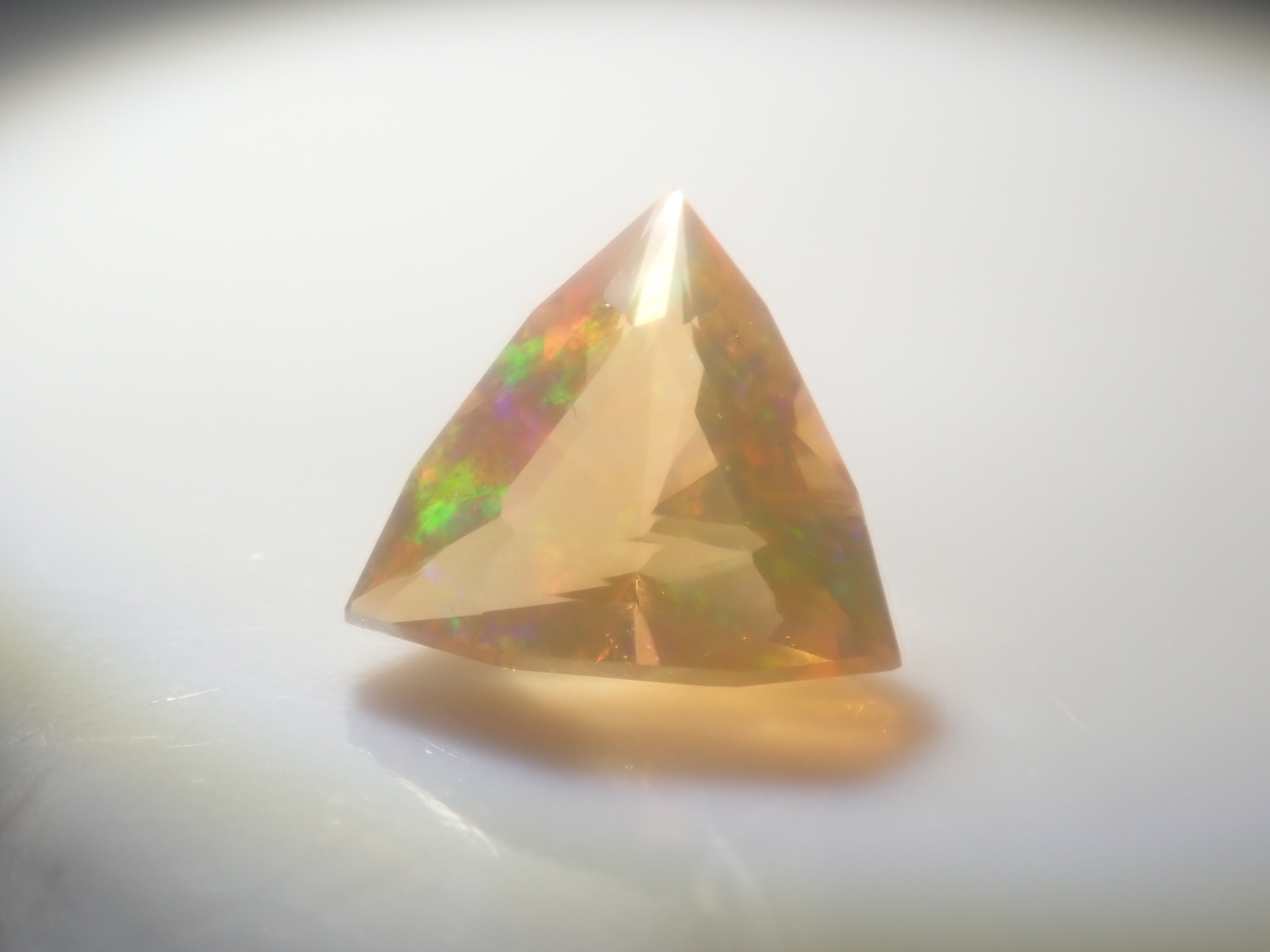 【8/30 22時販売】メキシコ産ファイアオパール 0.352ctルース