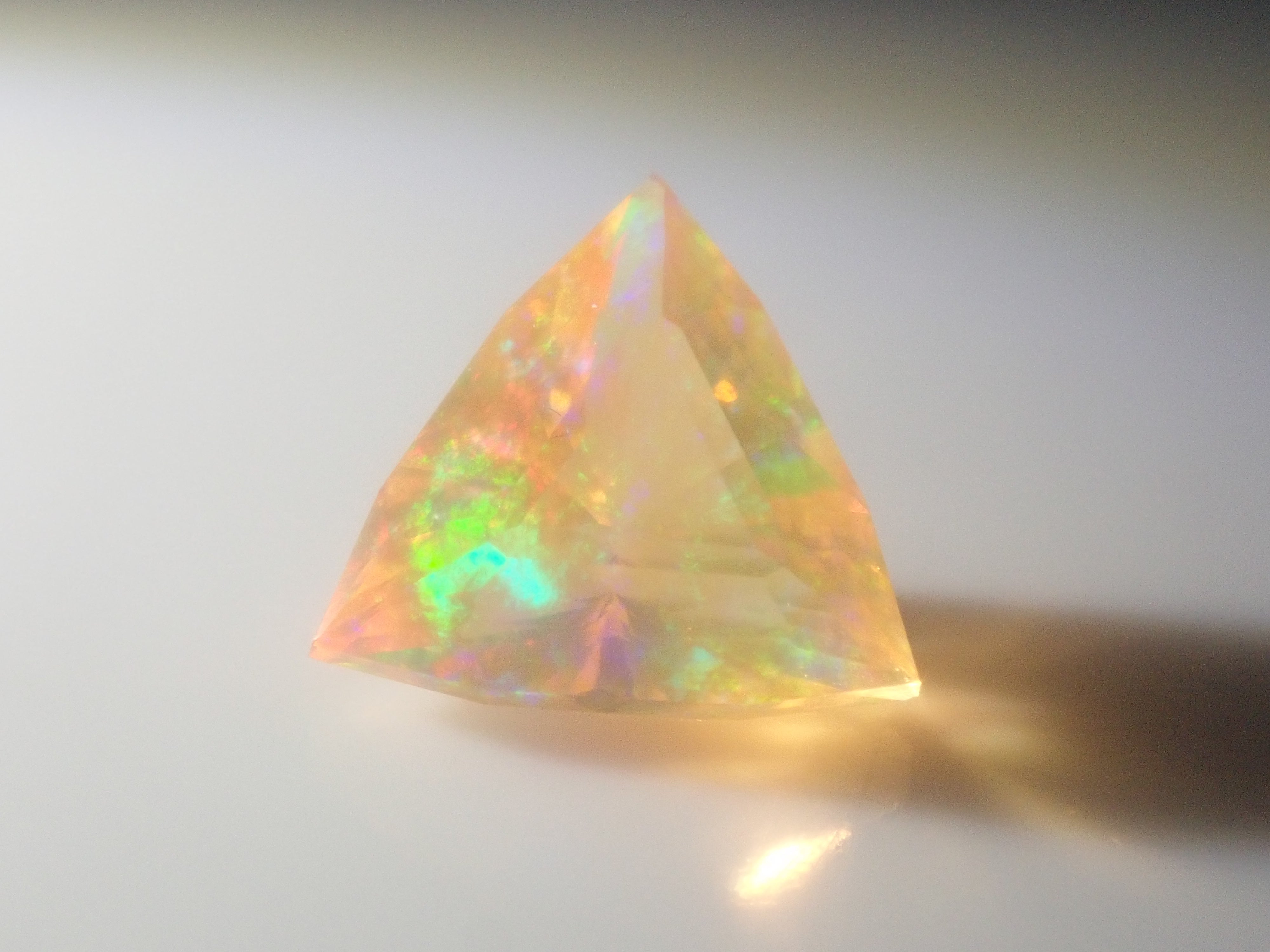 【8/30 22時販売】メキシコ産ファイアオパール 0.352ctルース