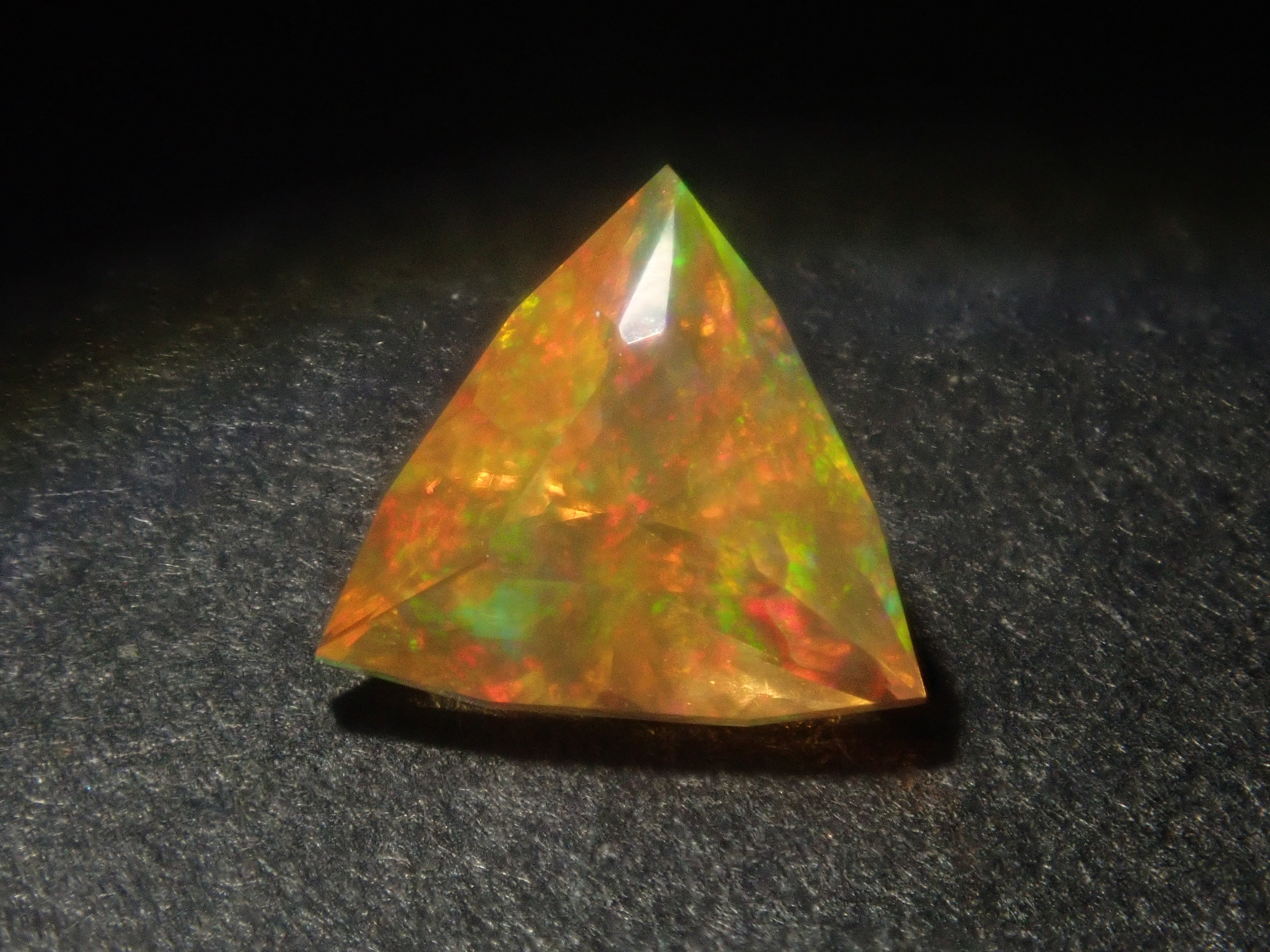 【8/30 22時販売】メキシコ産ファイアオパール 0.352ctルース