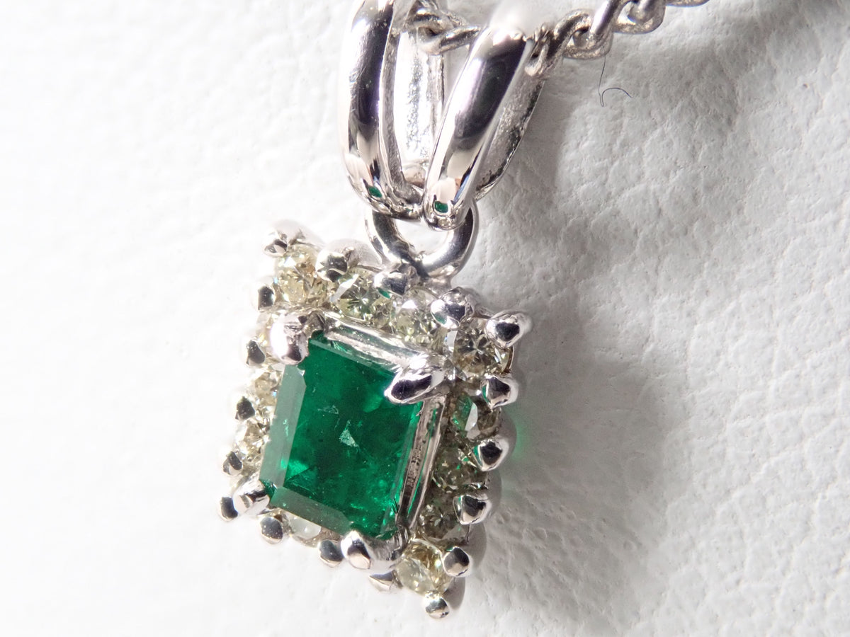 【10/13 22時販売】【カラフリ】K18WG エメラルド0.15ct・ダイヤモンド0.12ctペンダントトップ(ネックレストップ)鑑別書