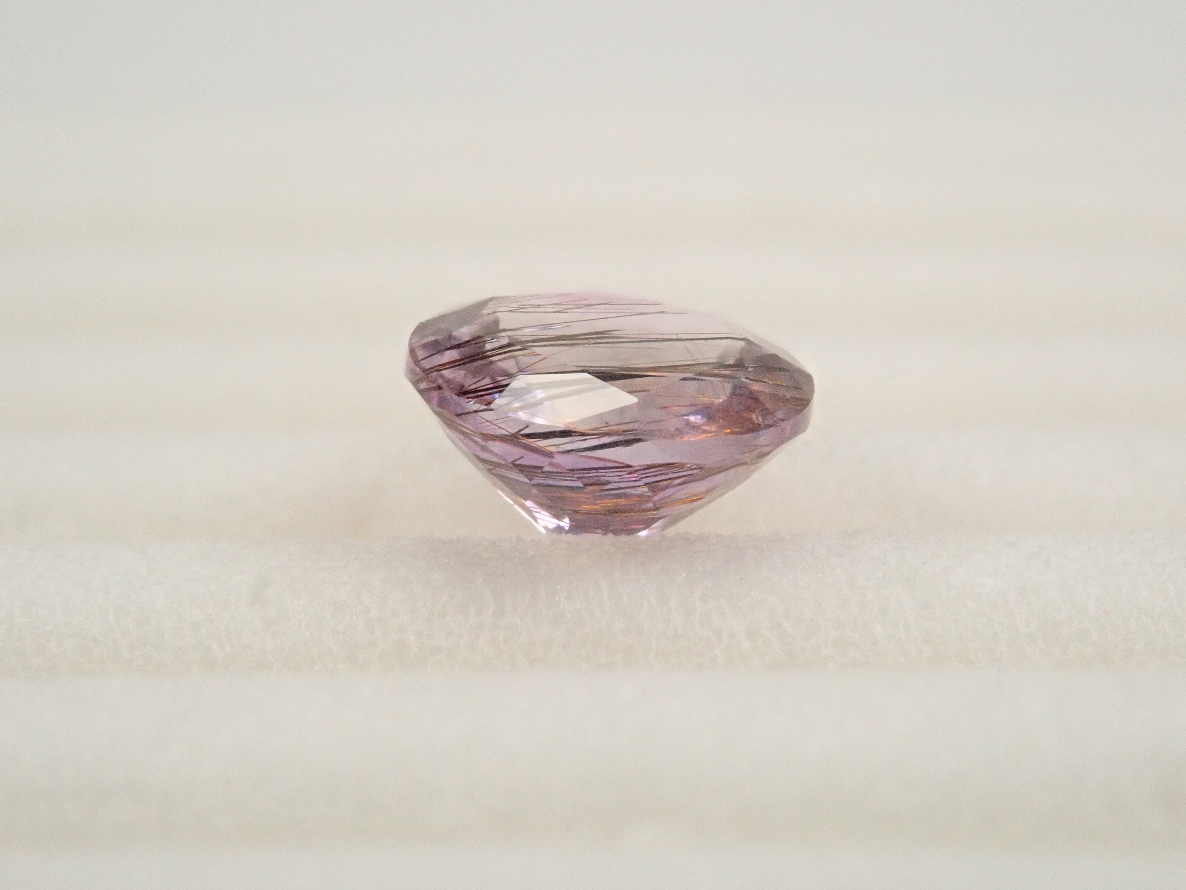 ブラジル産エレスチャルアメジスト 5.4mm/0.500ctルース