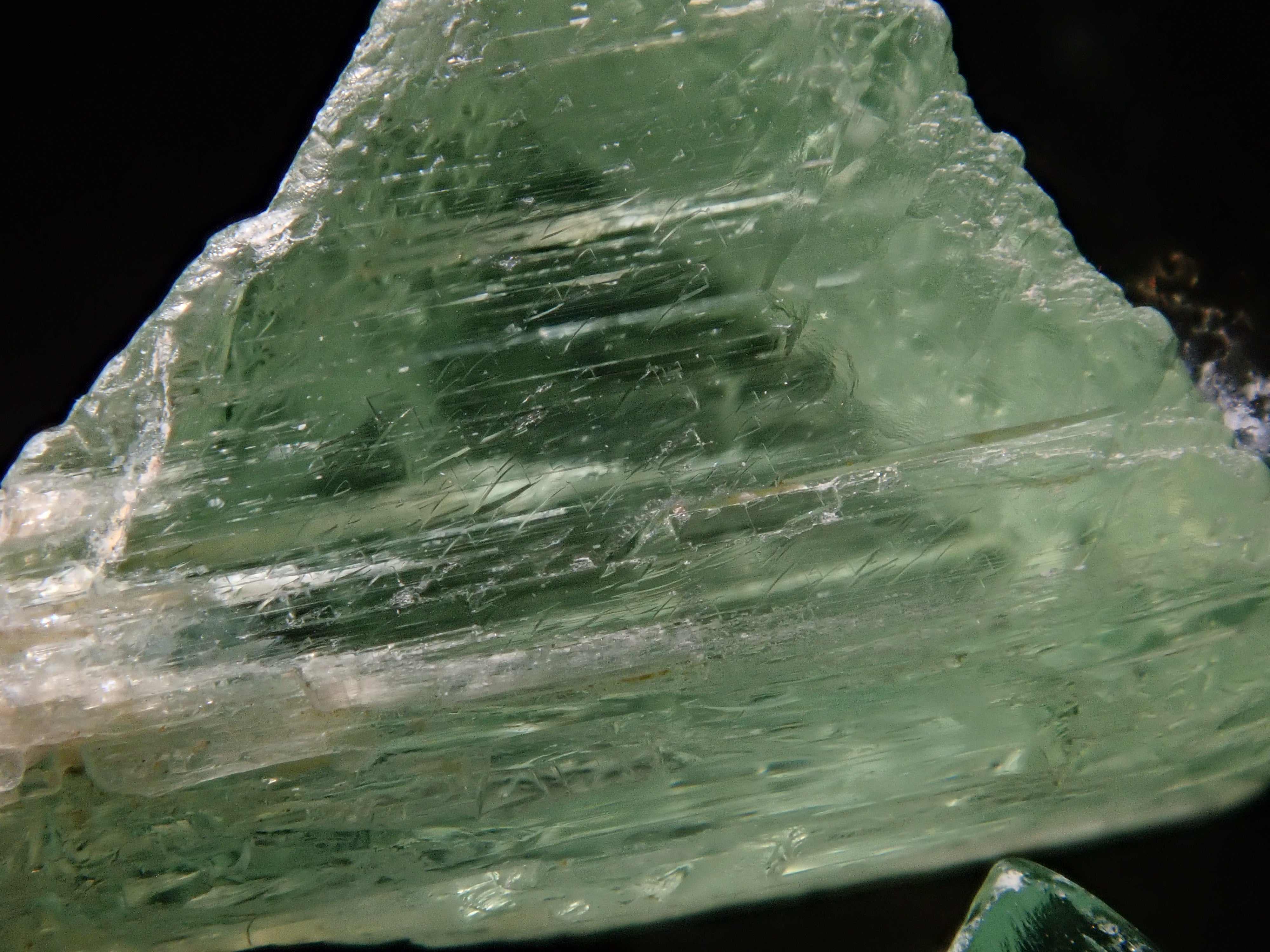 ブラジル産グリーンスポジュメン 1石 約7ct《複数購入割引有》