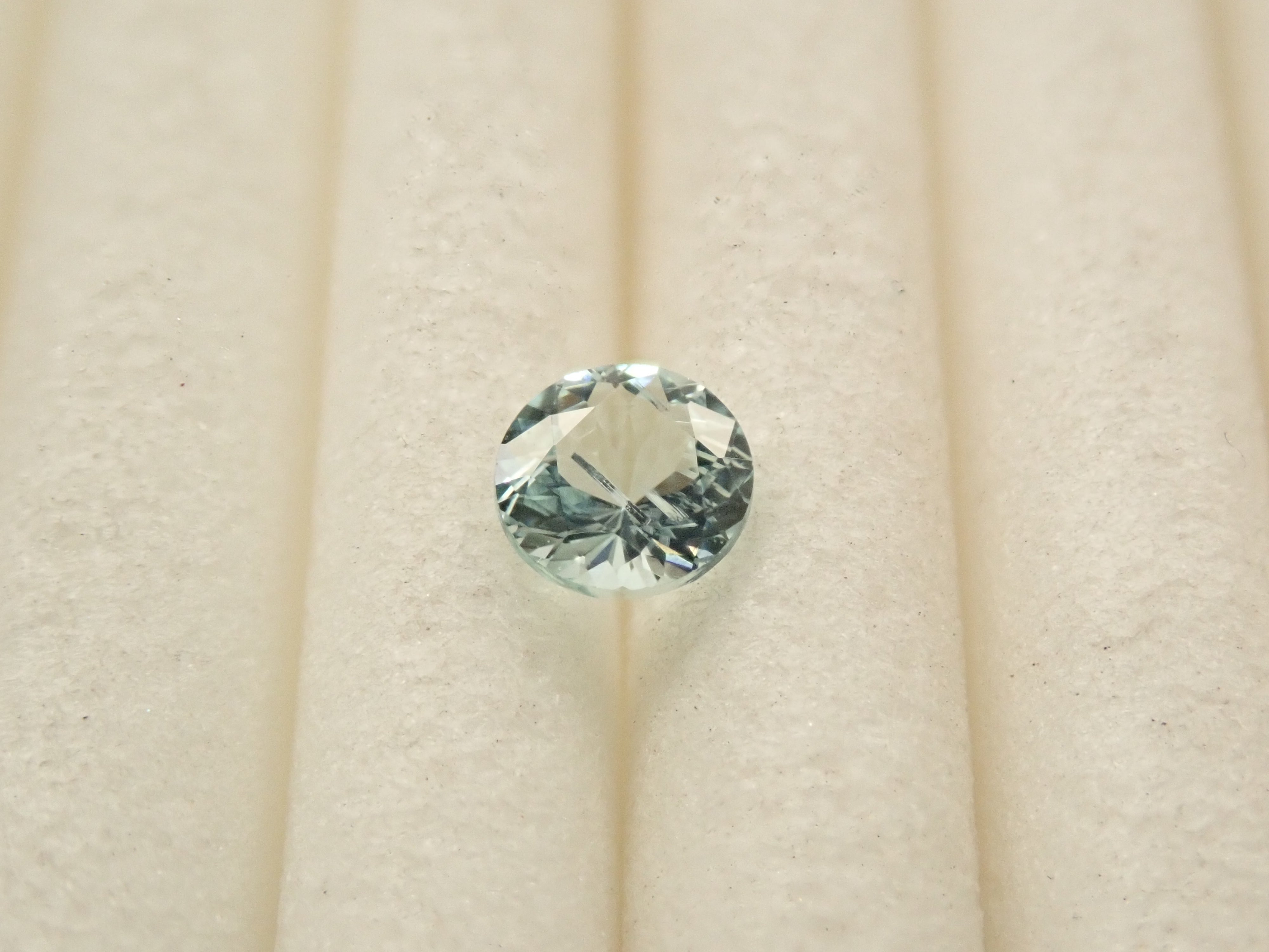 モザンビーク産パライバトルマリン 3.2mm/0.119ctルース