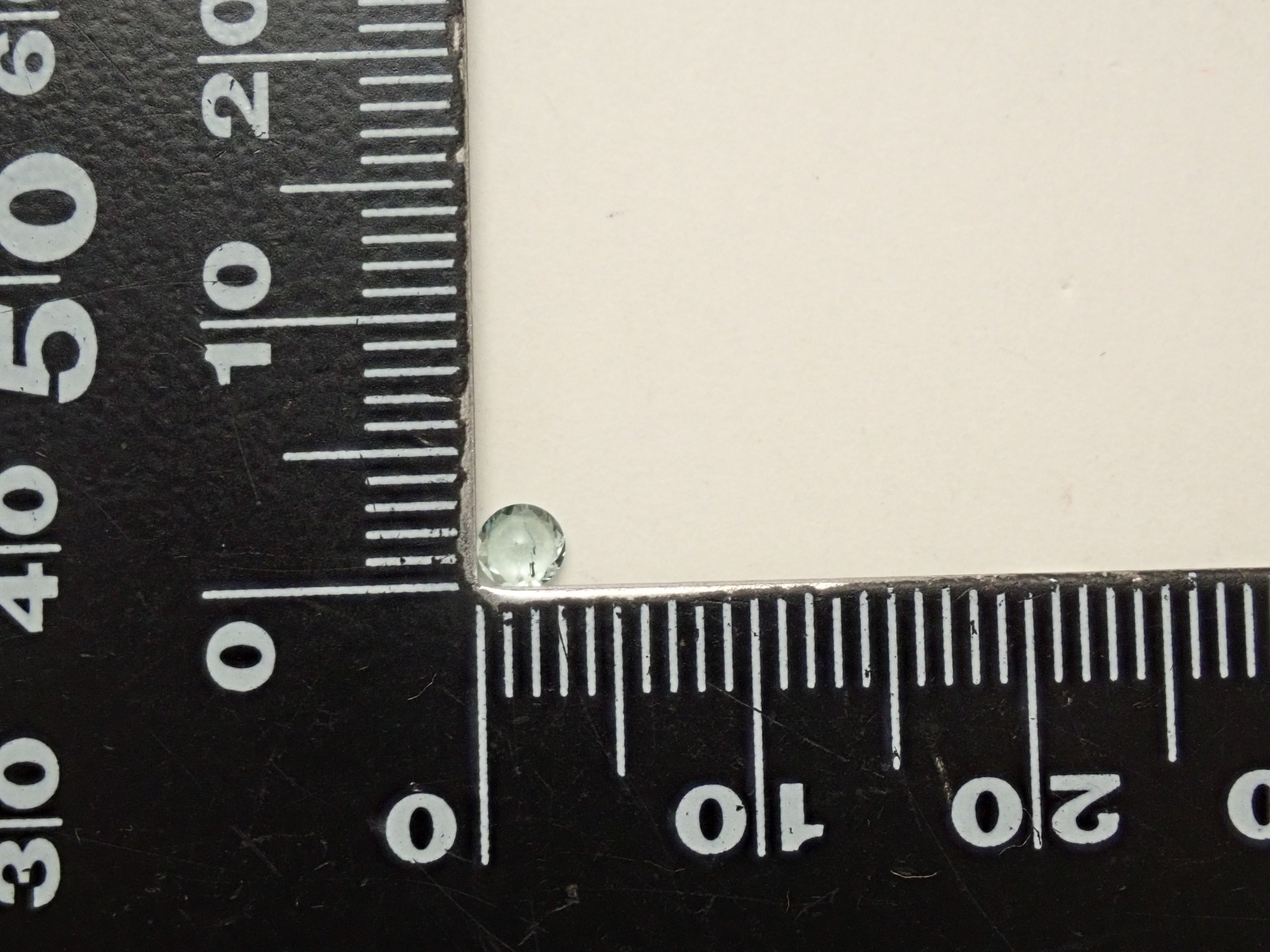 モザンビーク産パライバトルマリン 3.2mm/0.119ctルース