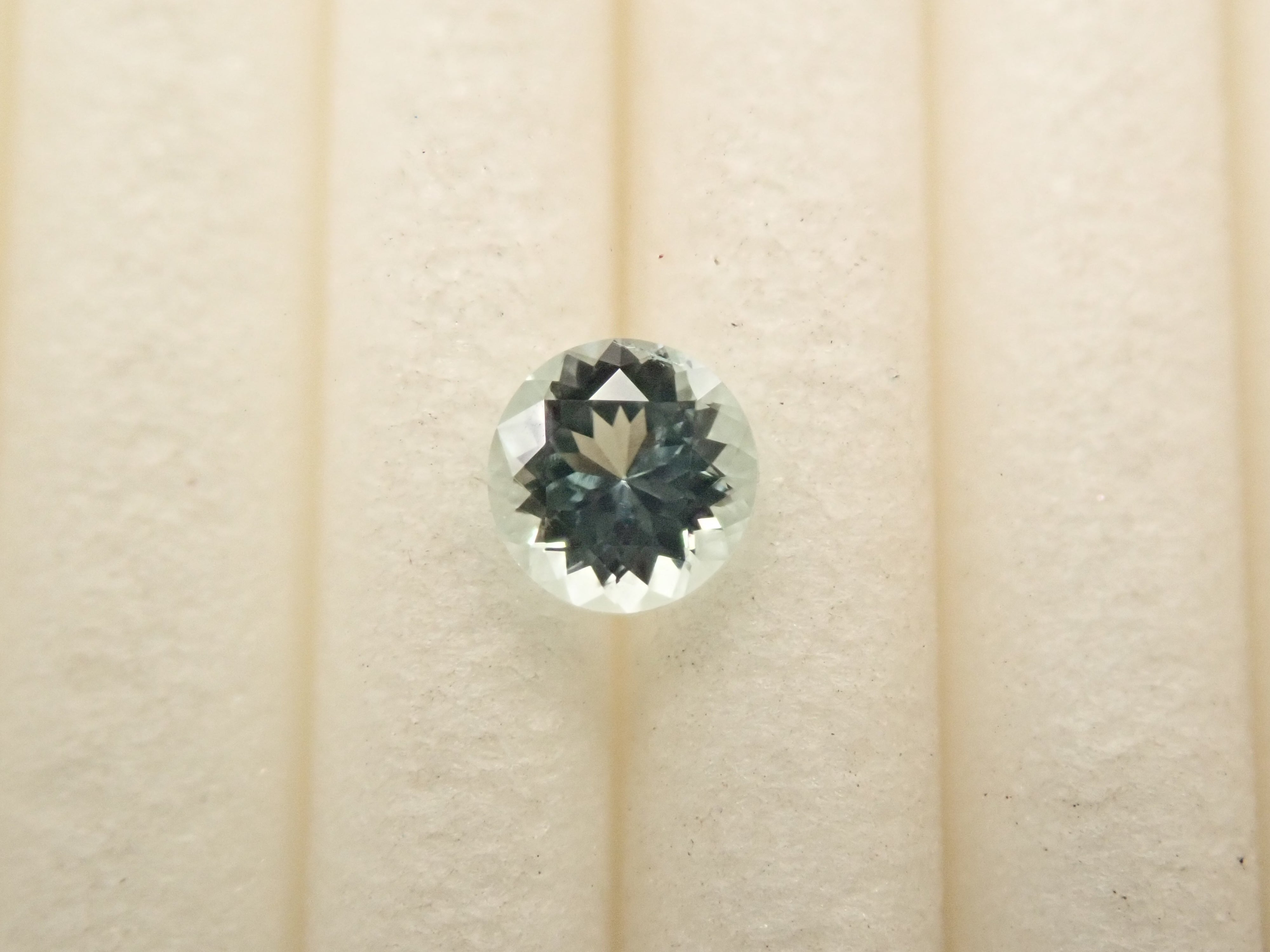 モザンビーク産パライバトルマリン 3.5mm/0.172ctルース