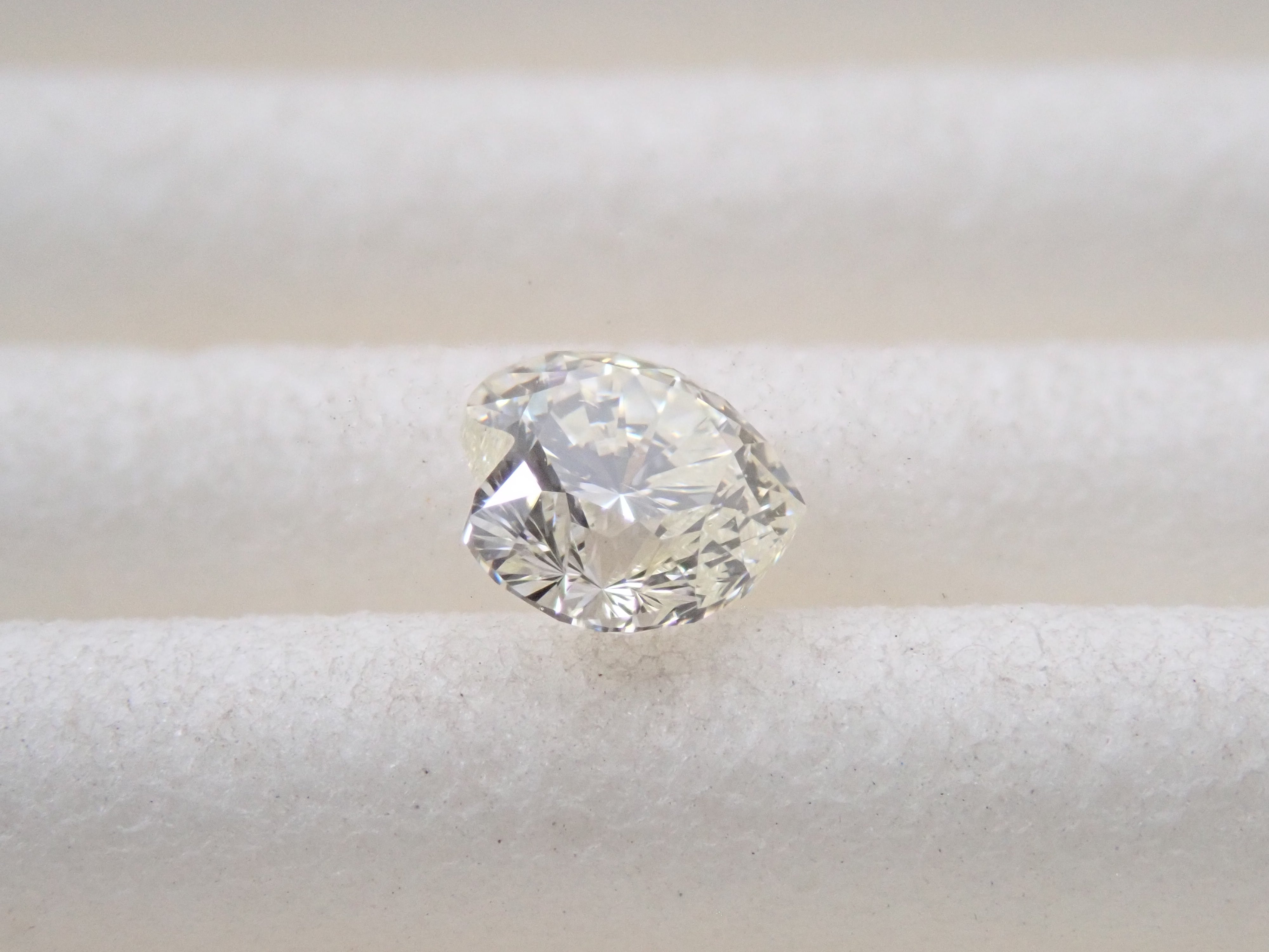 【32501960掲載】イエローダイヤモンド 0.285ctルース(UNDER N(VERY LIGHT YELLOW), VS-1)