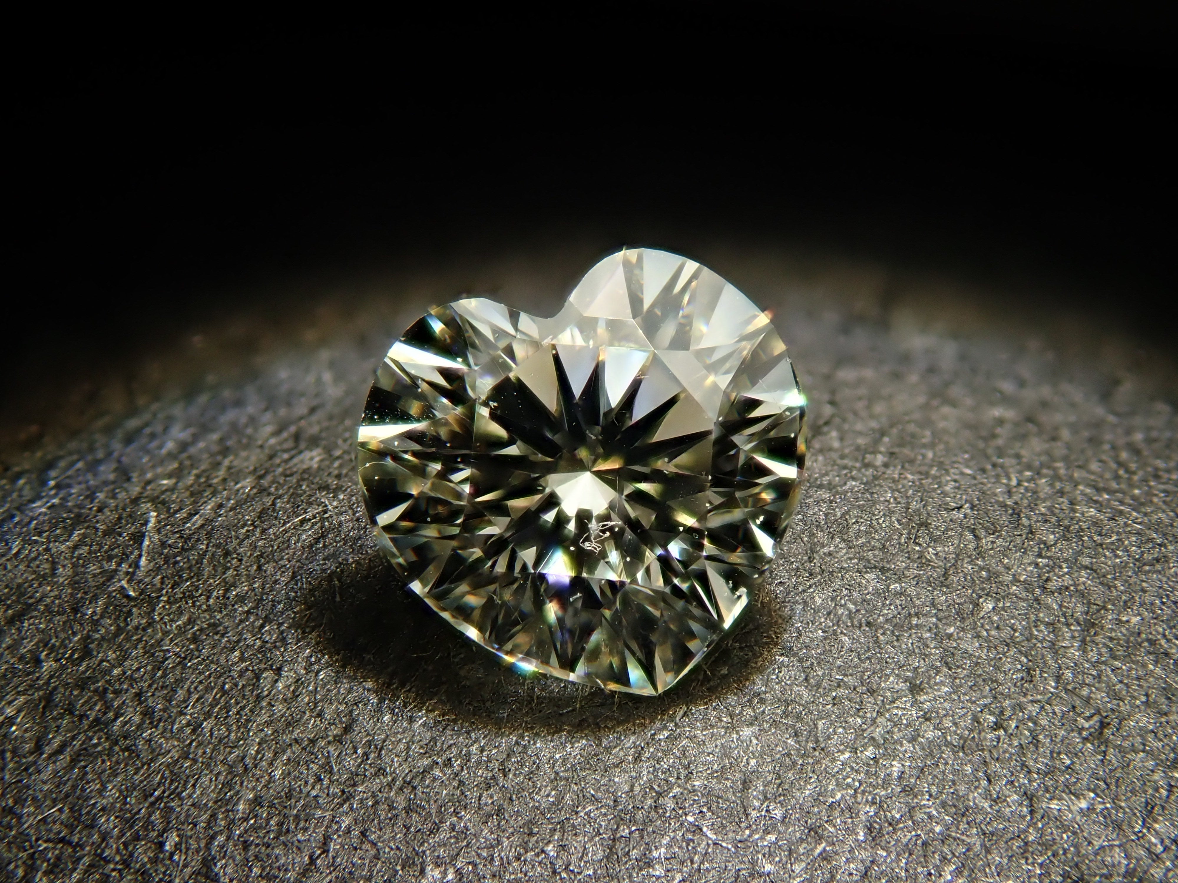 【32501960掲載】イエローダイヤモンド 0.285ctルース(UNDER N(VERY LIGHT YELLOW), VS-1)