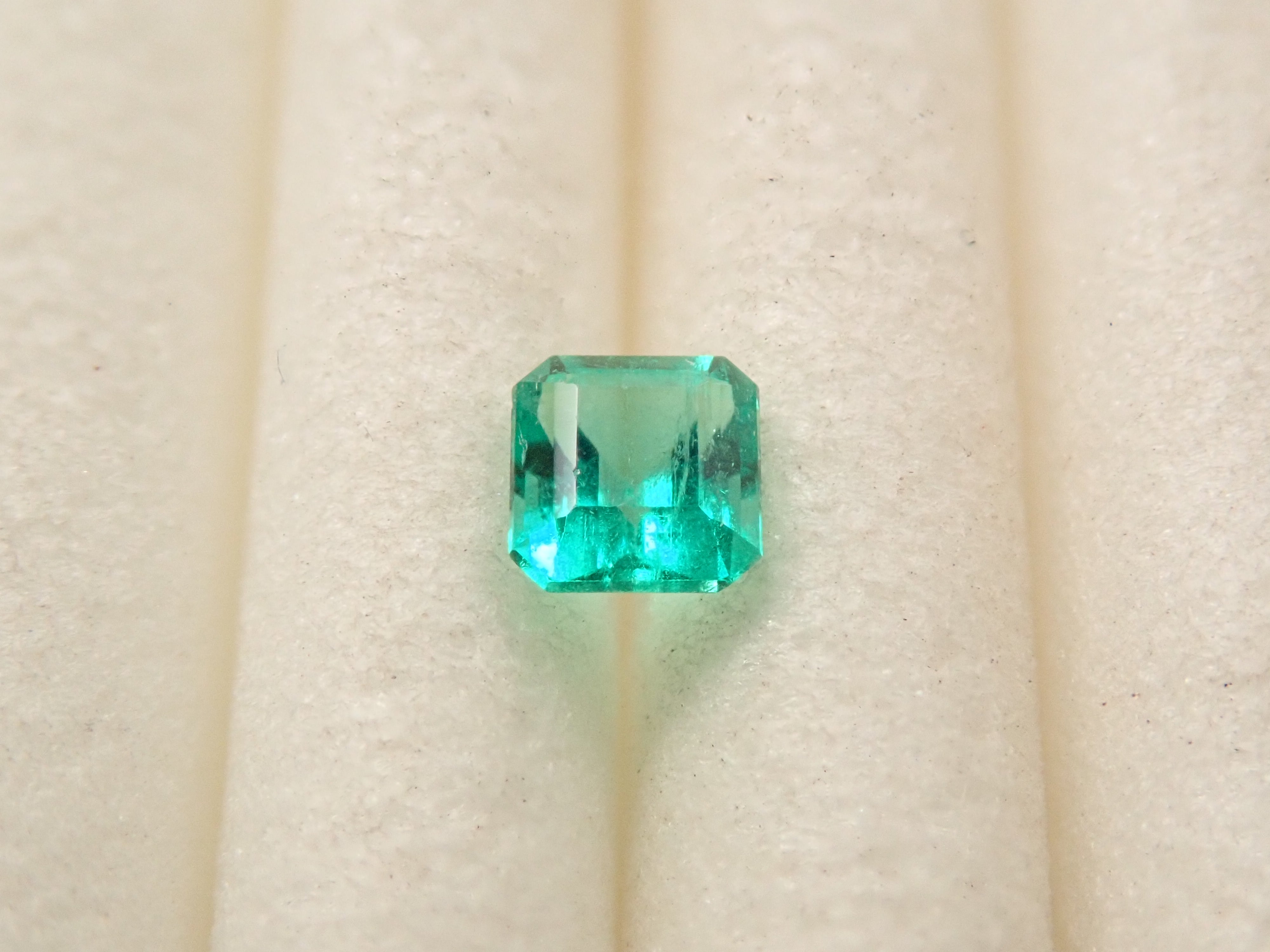 コロンビア産エメラルド 0.091ctルース