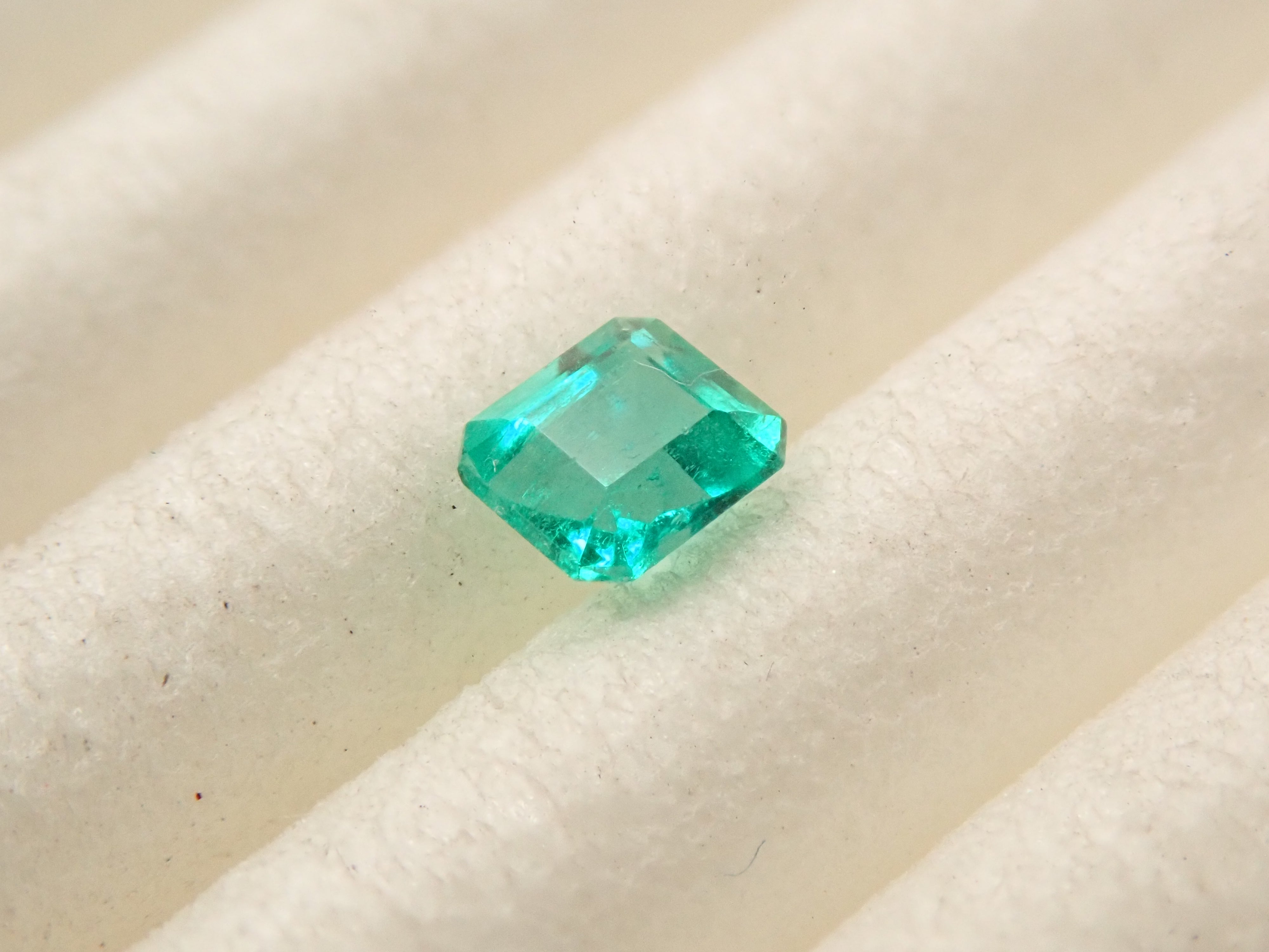 コロンビア産エメラルド 0.091ctルース