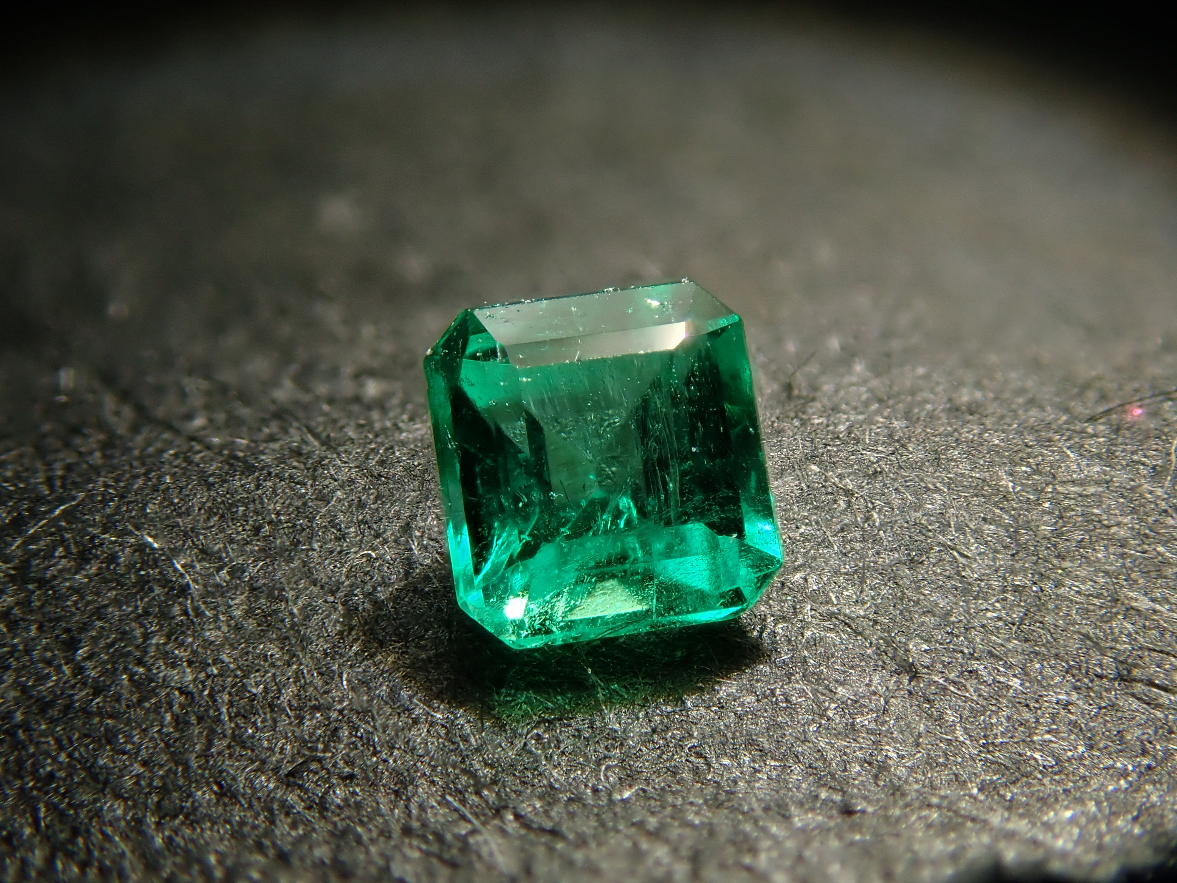 コロンビア産エメラルド 0.091ctルース